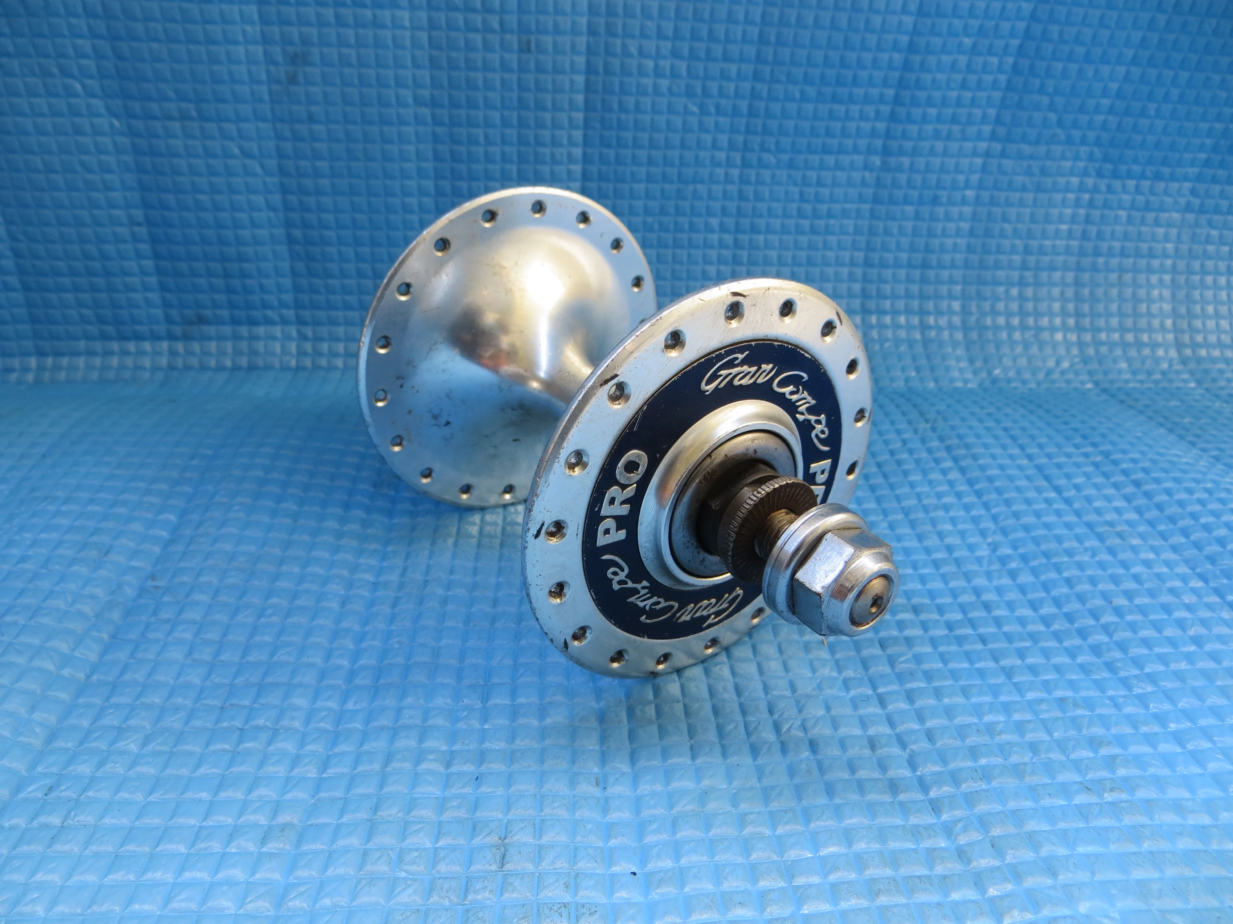 Gran Compe Pro 36H Front Hub 9mm Axle NJS (22092844) - Image 4