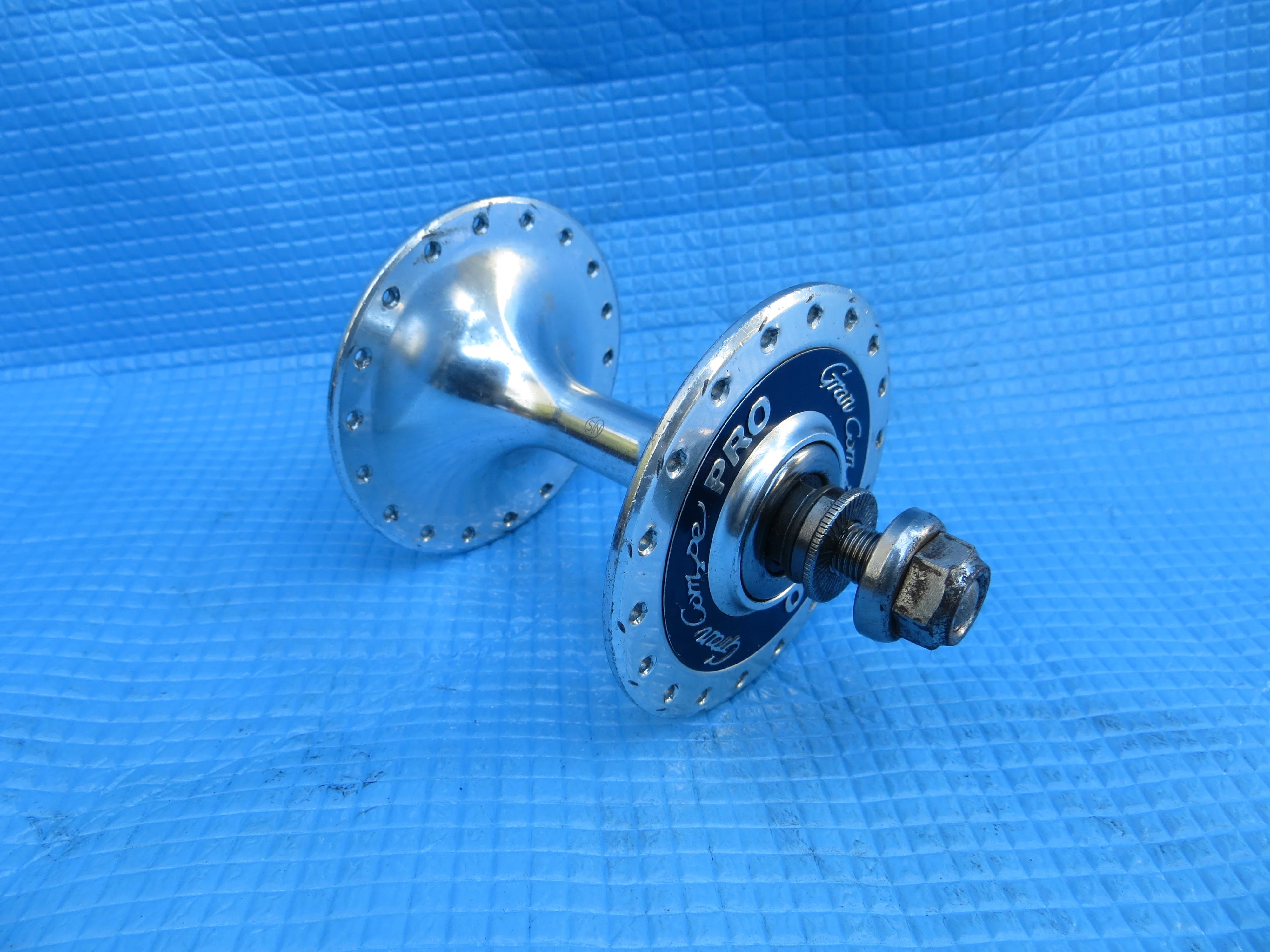 Gran Compe Pro 36H Front Hub 9mm Axle NJS (23010701) - Image 2