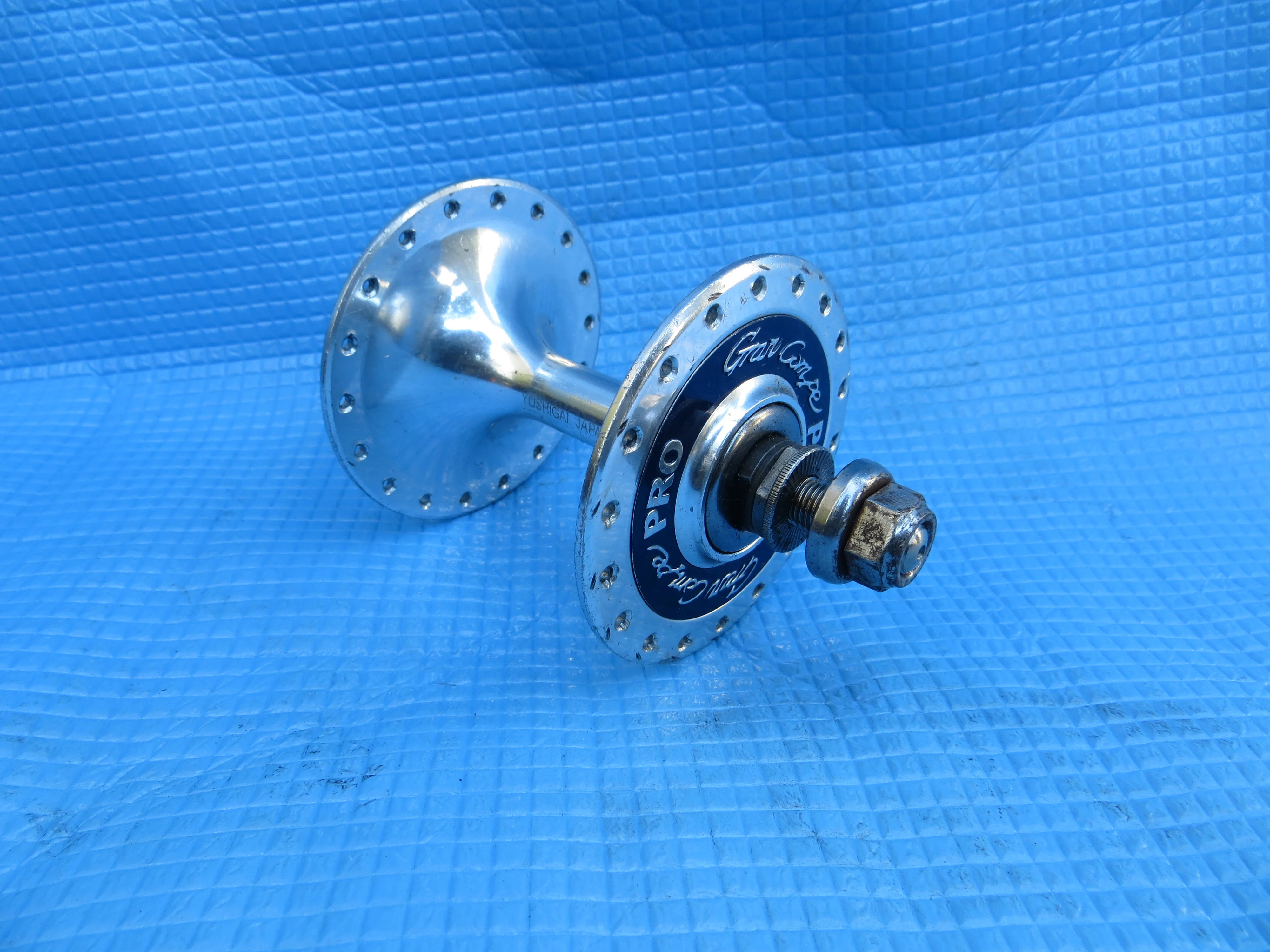 Gran Compe Pro 36H Front Hub 9mm Axle NJS (23010701) - Image 4