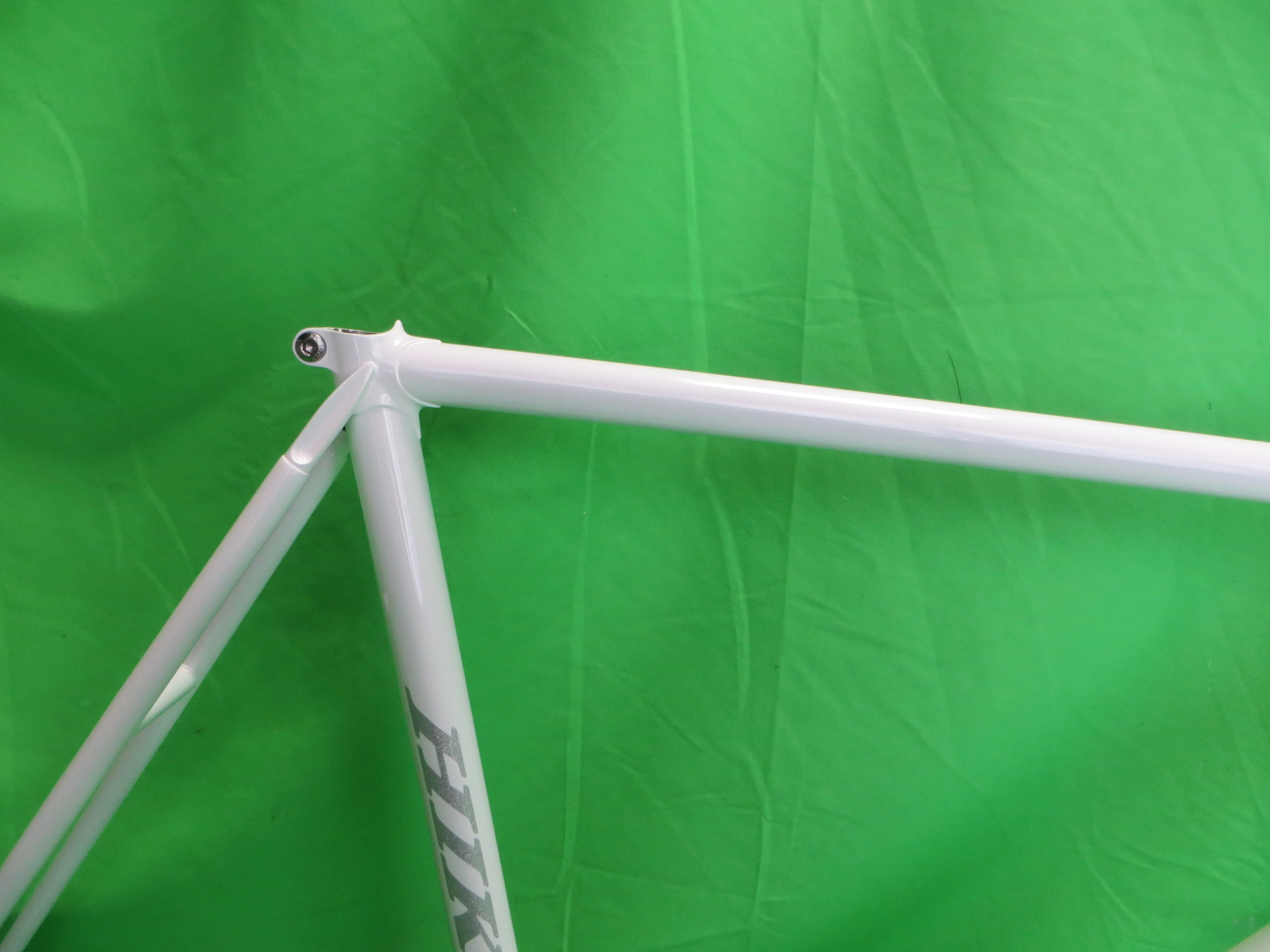 Hiko // White // 55.5cm - Image 12