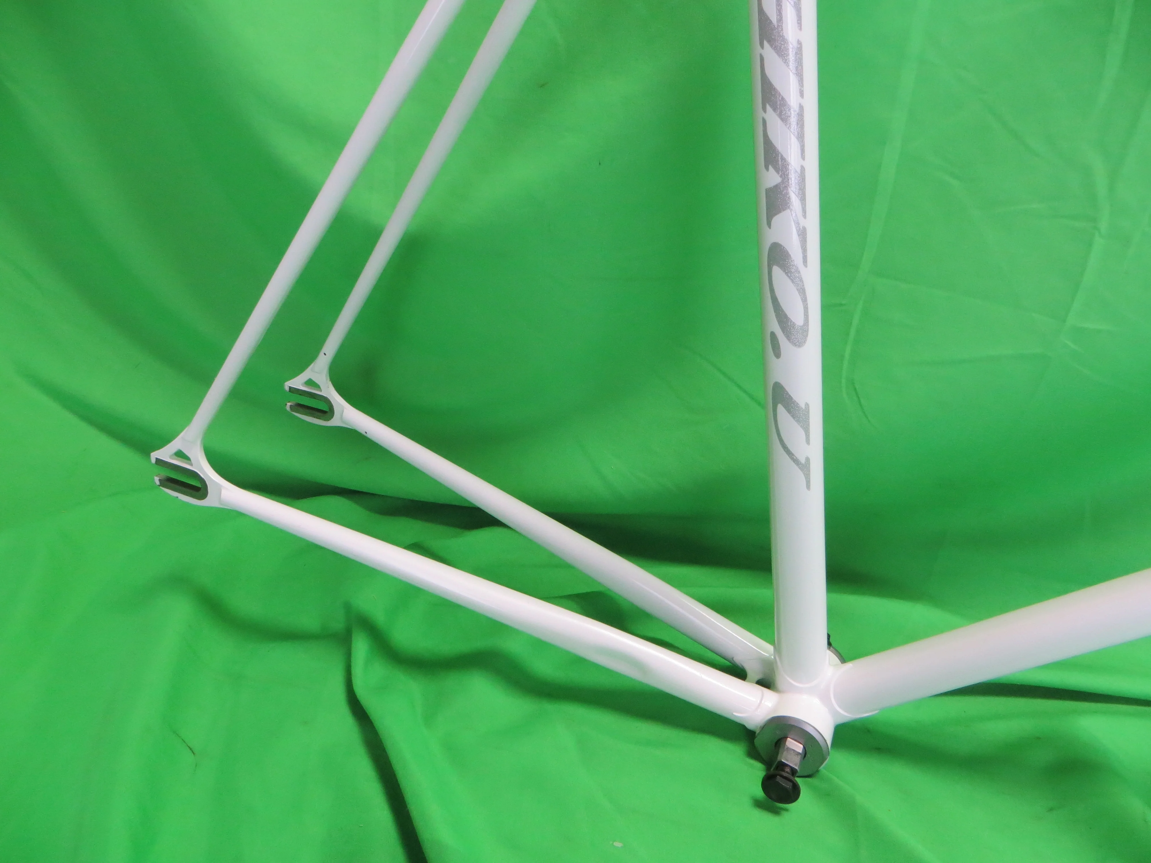 Hiko // White // 55.5cm - Image 14