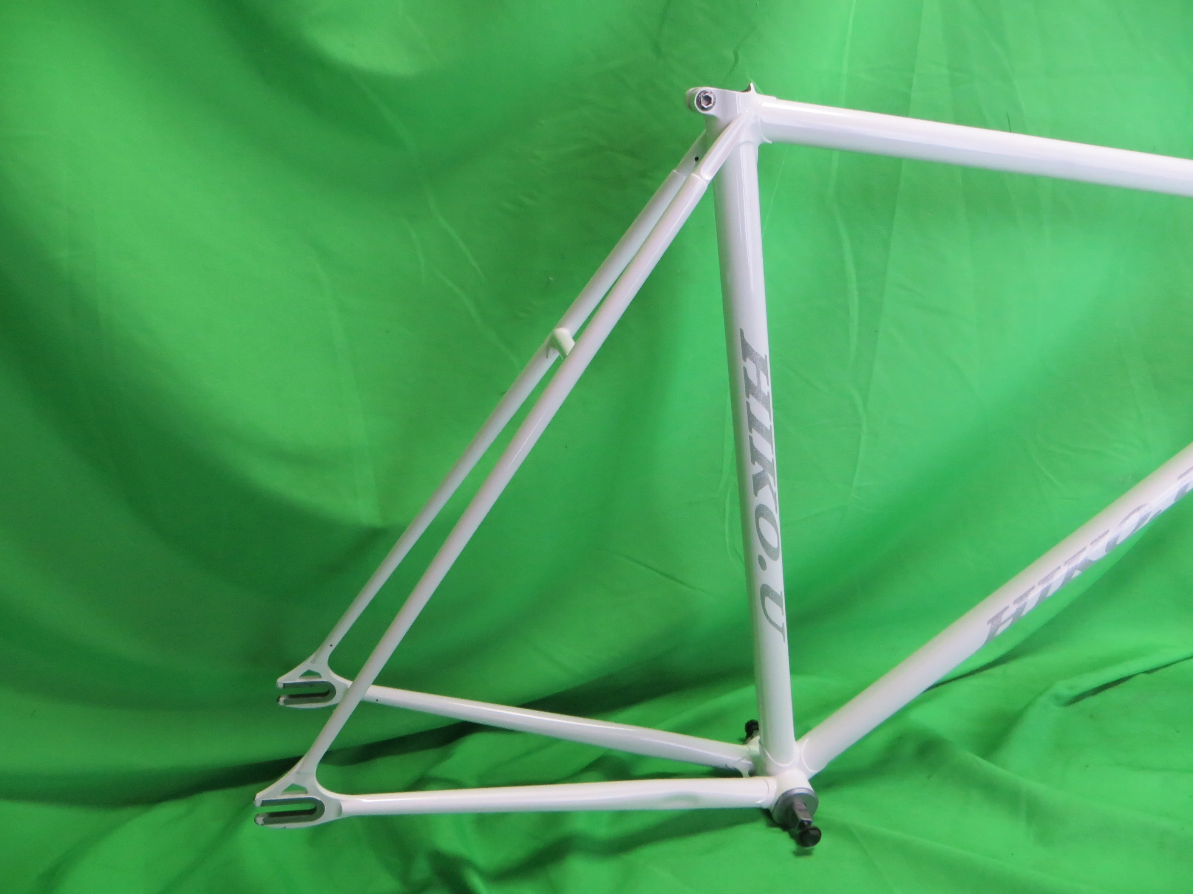Hiko // White // 55.5cm - Image 15