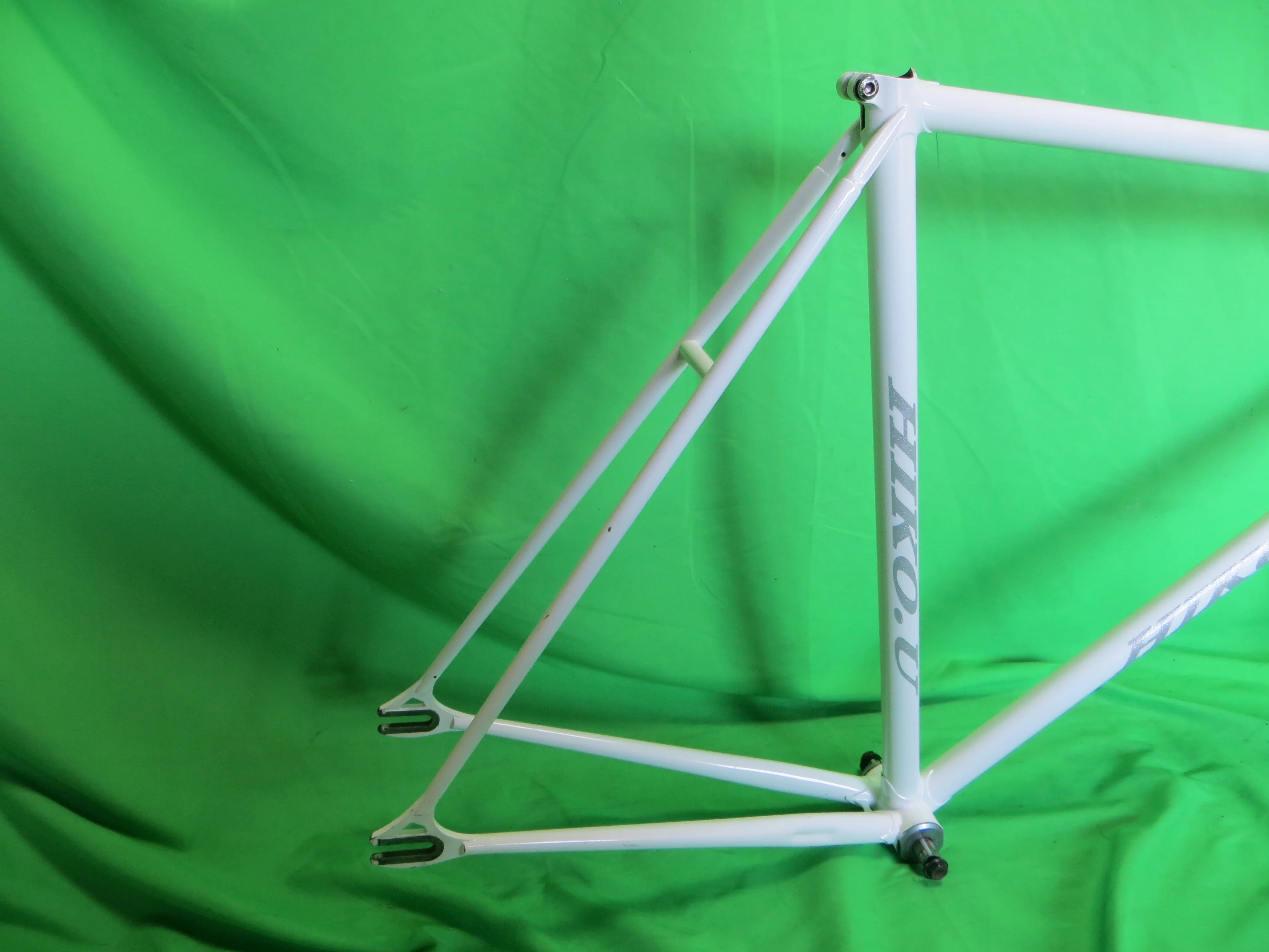 Hiko // White // 56.5cm - Image 15