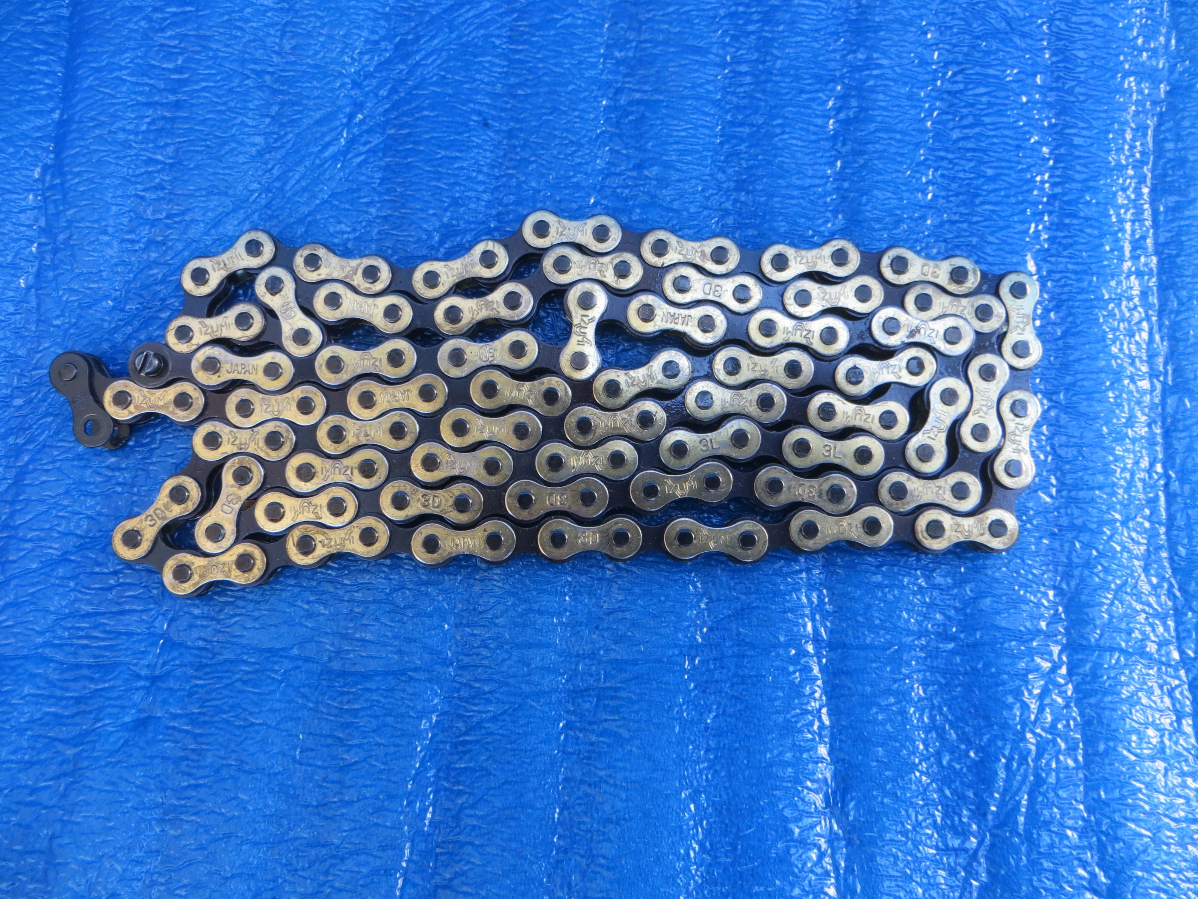 Izumi V Super Toughness NJS Chain 1/8" 106links #11 - Image 2