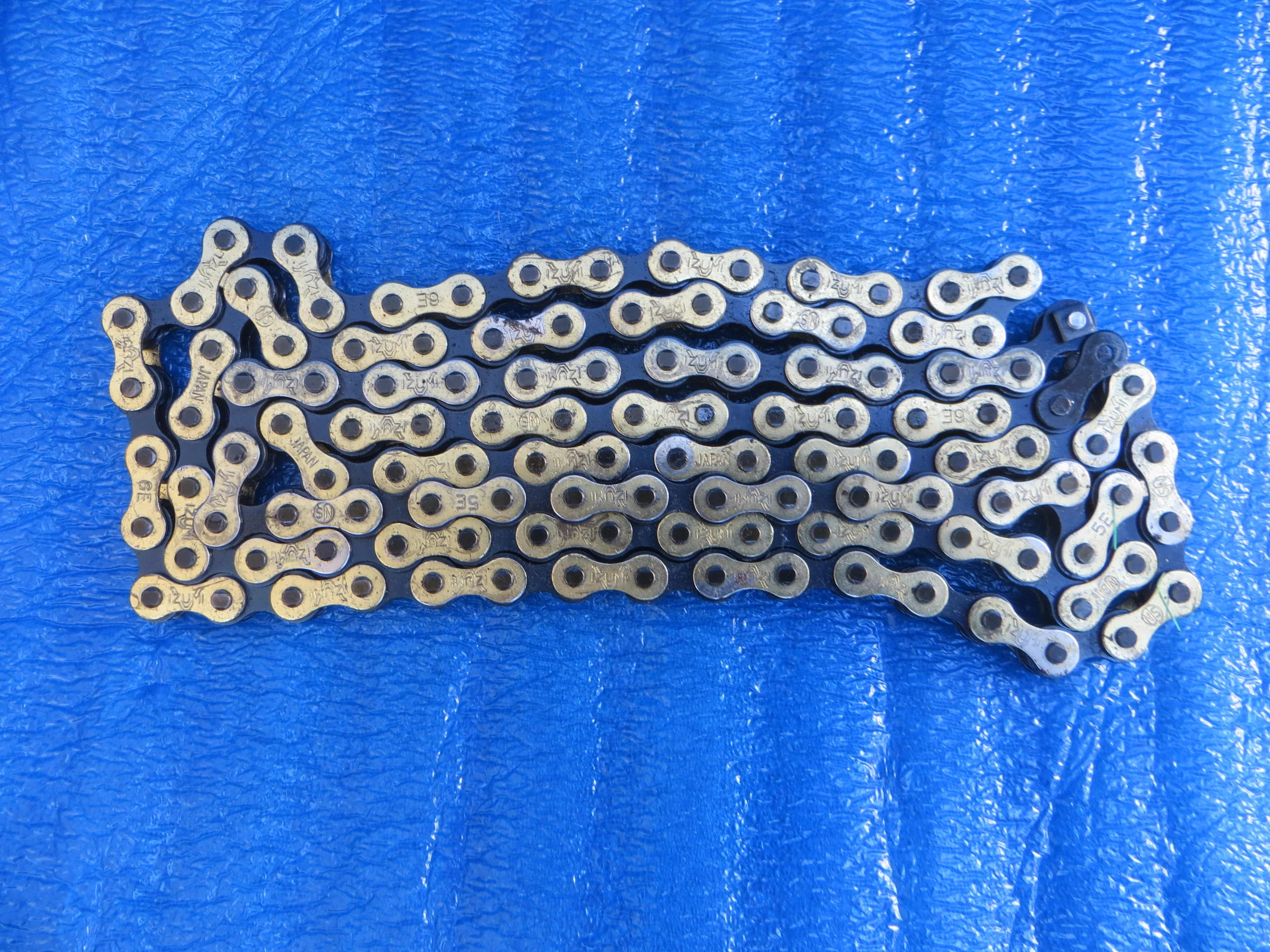 Izumi V Super Toughness NJS Chain 1/8" 106links #19 - Image 2