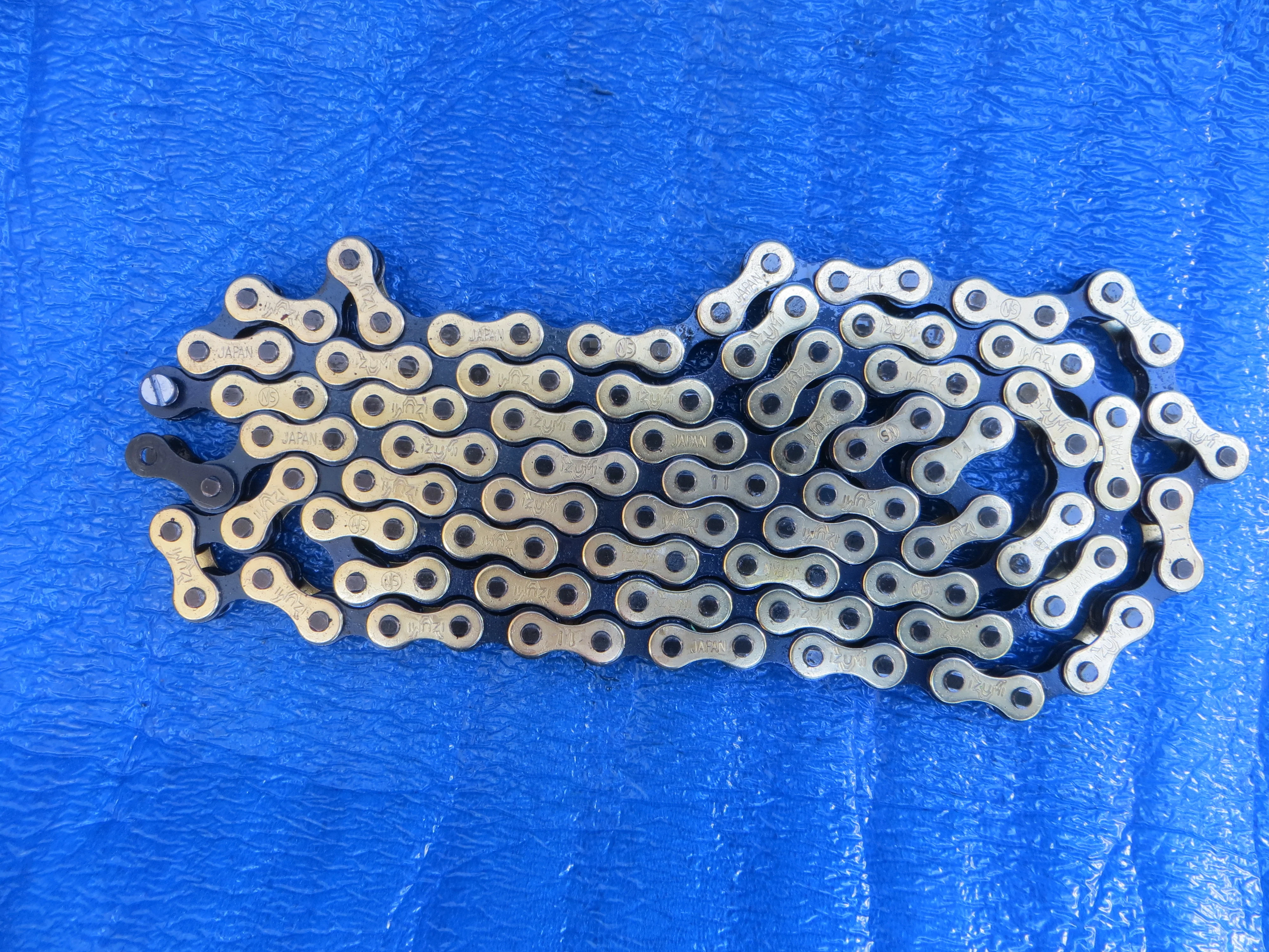 Izumi V Super Toughness NJS Chain 1/8" 106links #20 - Image 2