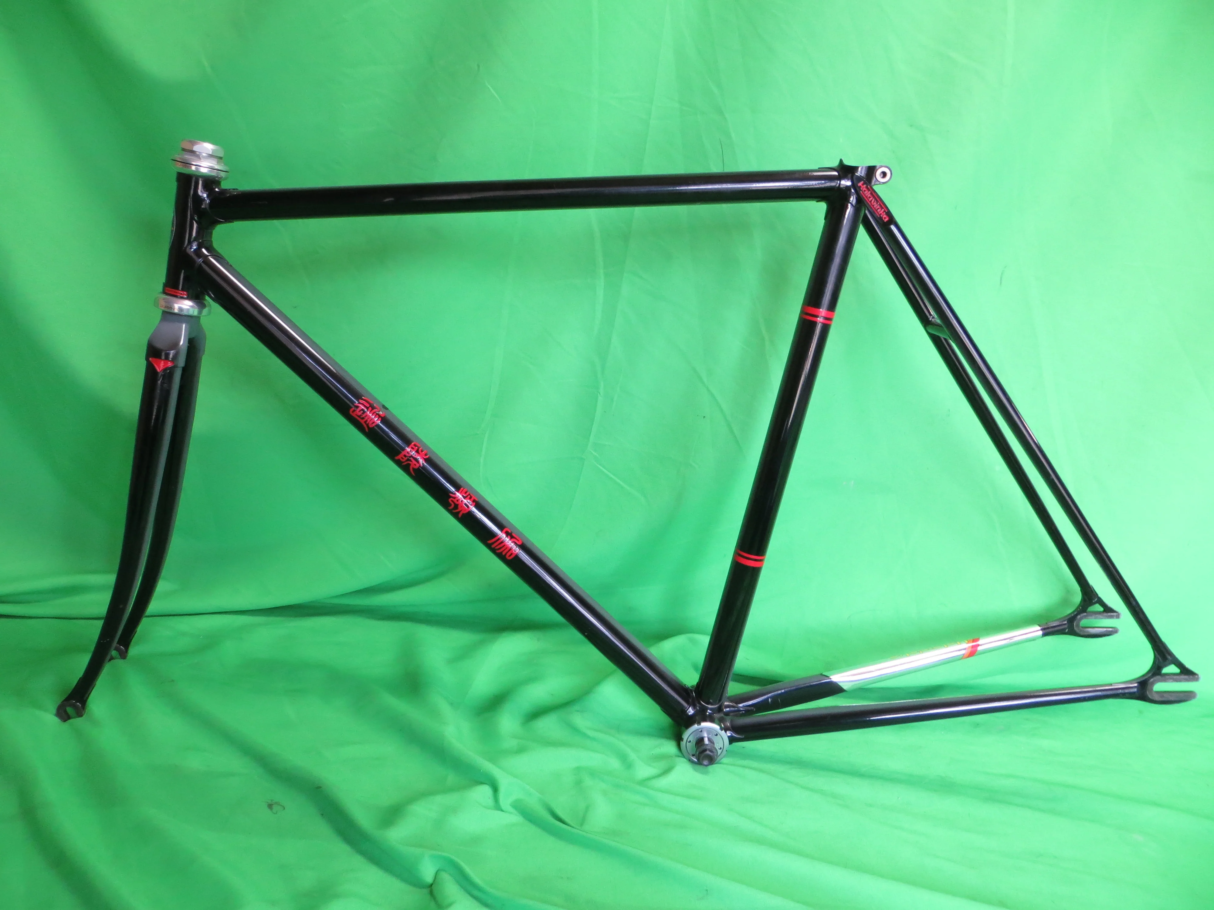 Kalavinka // Black Gray Fade // 51.5cm