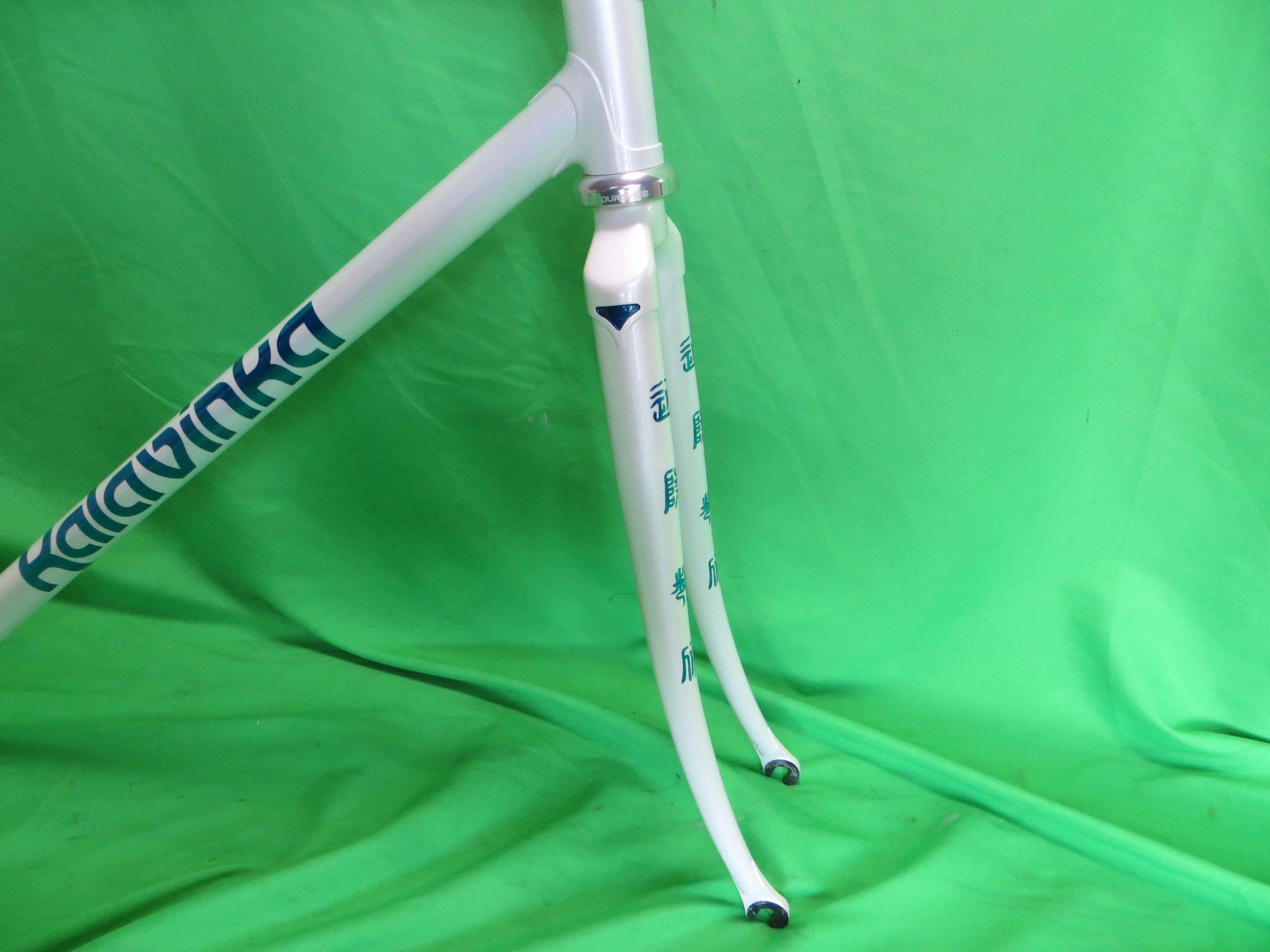 Kalavinka // White // 56.5cm - Image 10