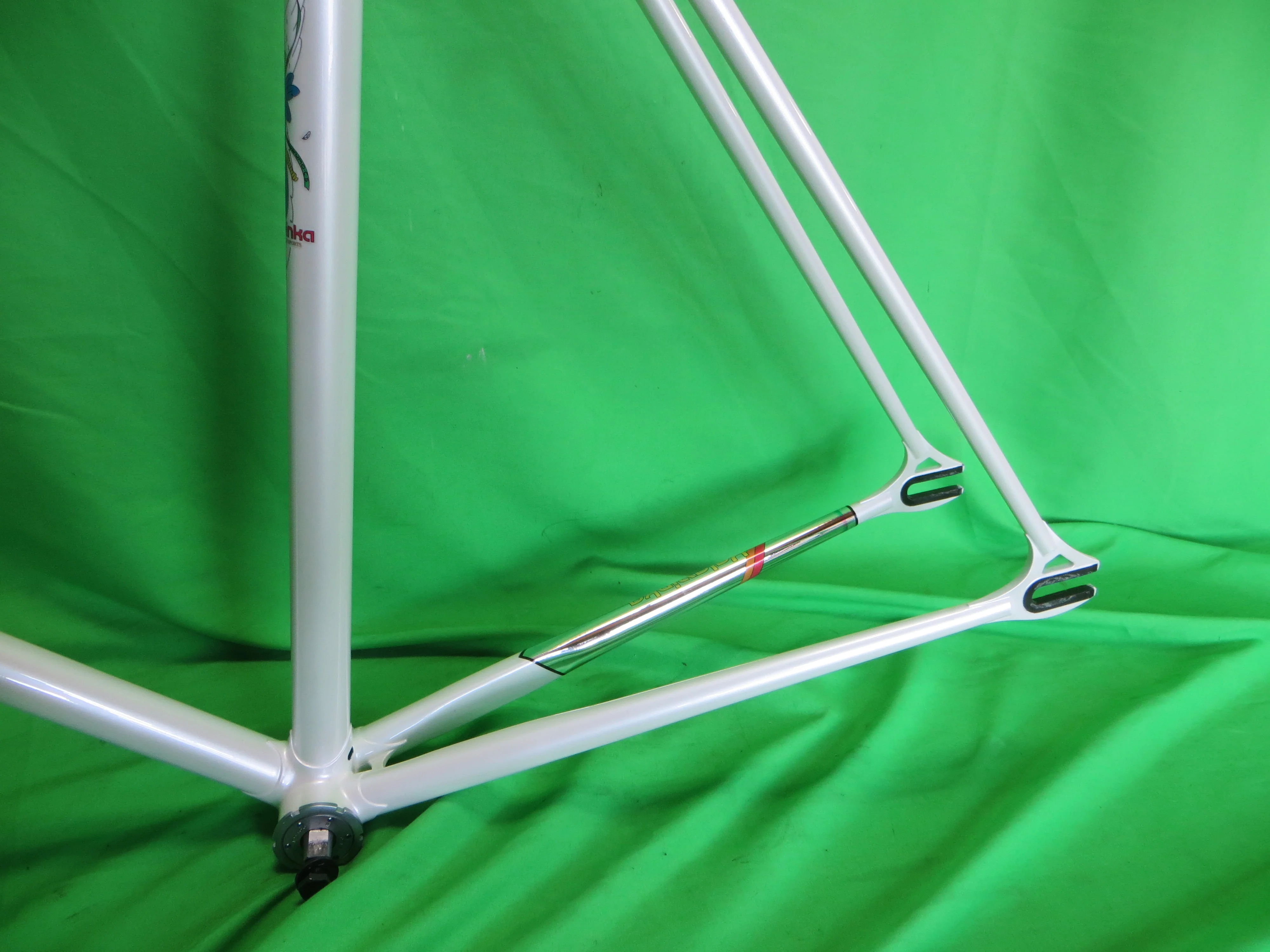 Kalavinka // White // 56.5cm - Image 7