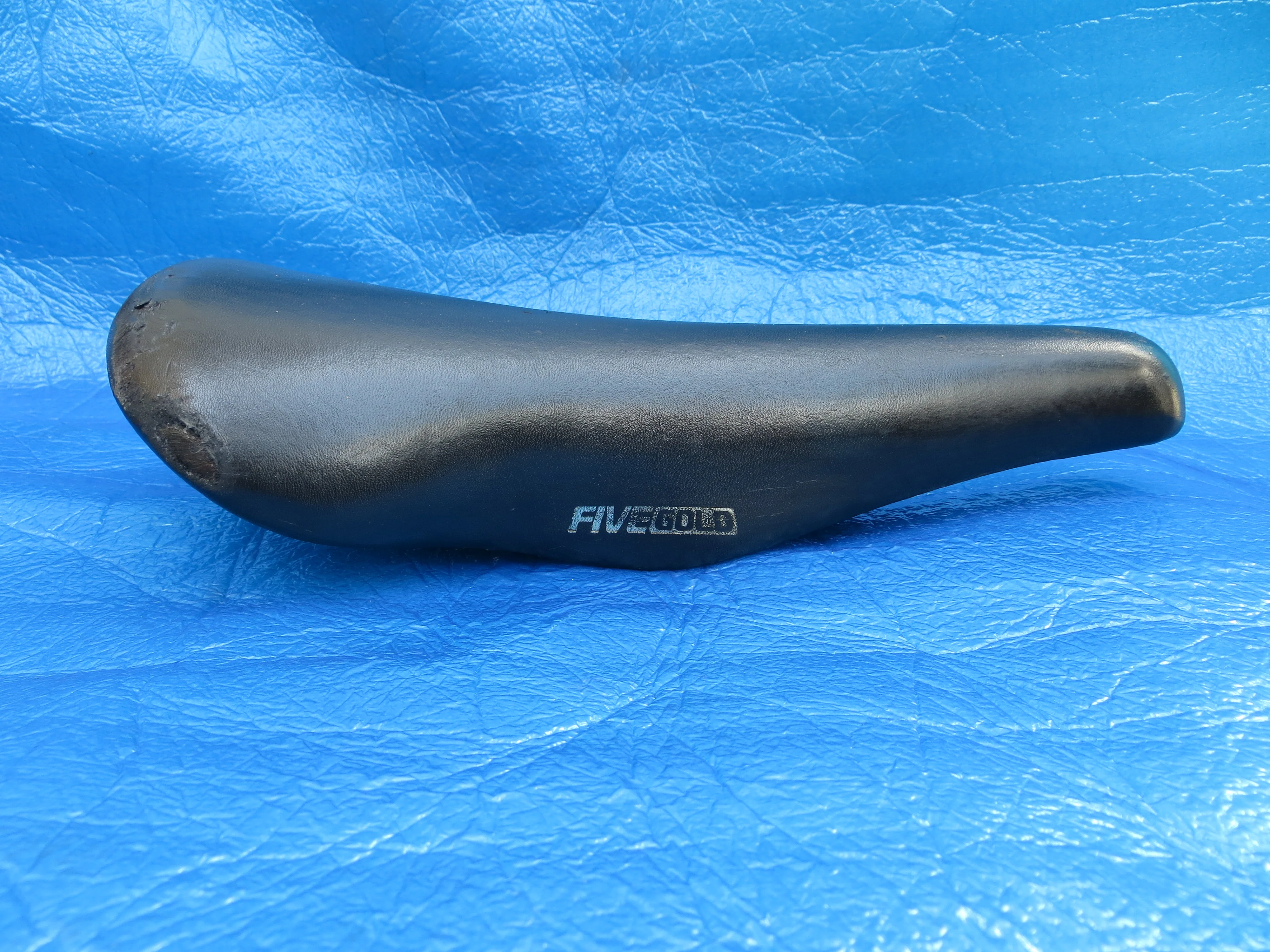 Kashima Five Gold FG-4P 44mm NJS Unpadded Saddle  (23081002)