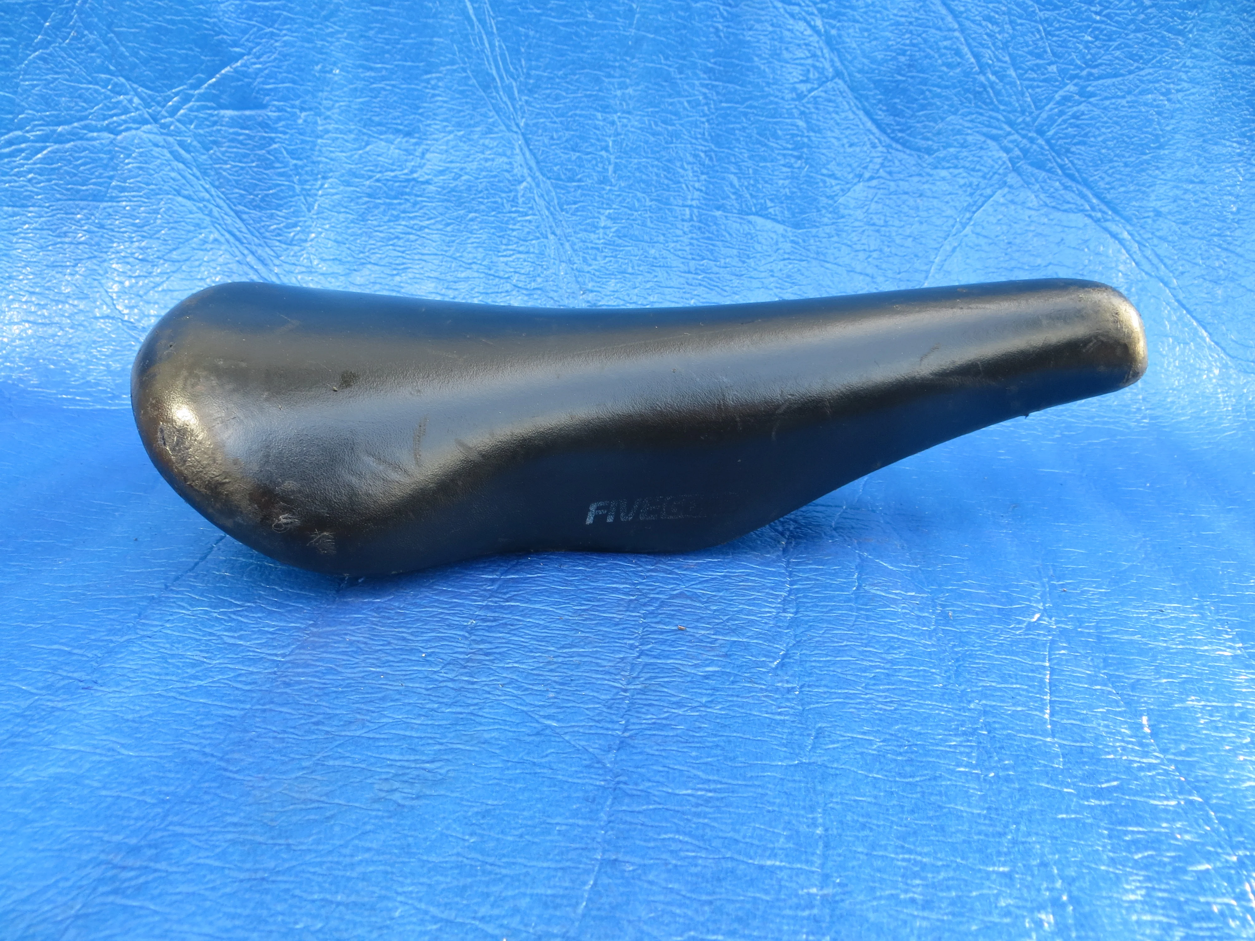 Kashima Five Gold FG-4P 44mm NJS Unpadded Saddle (24101906)