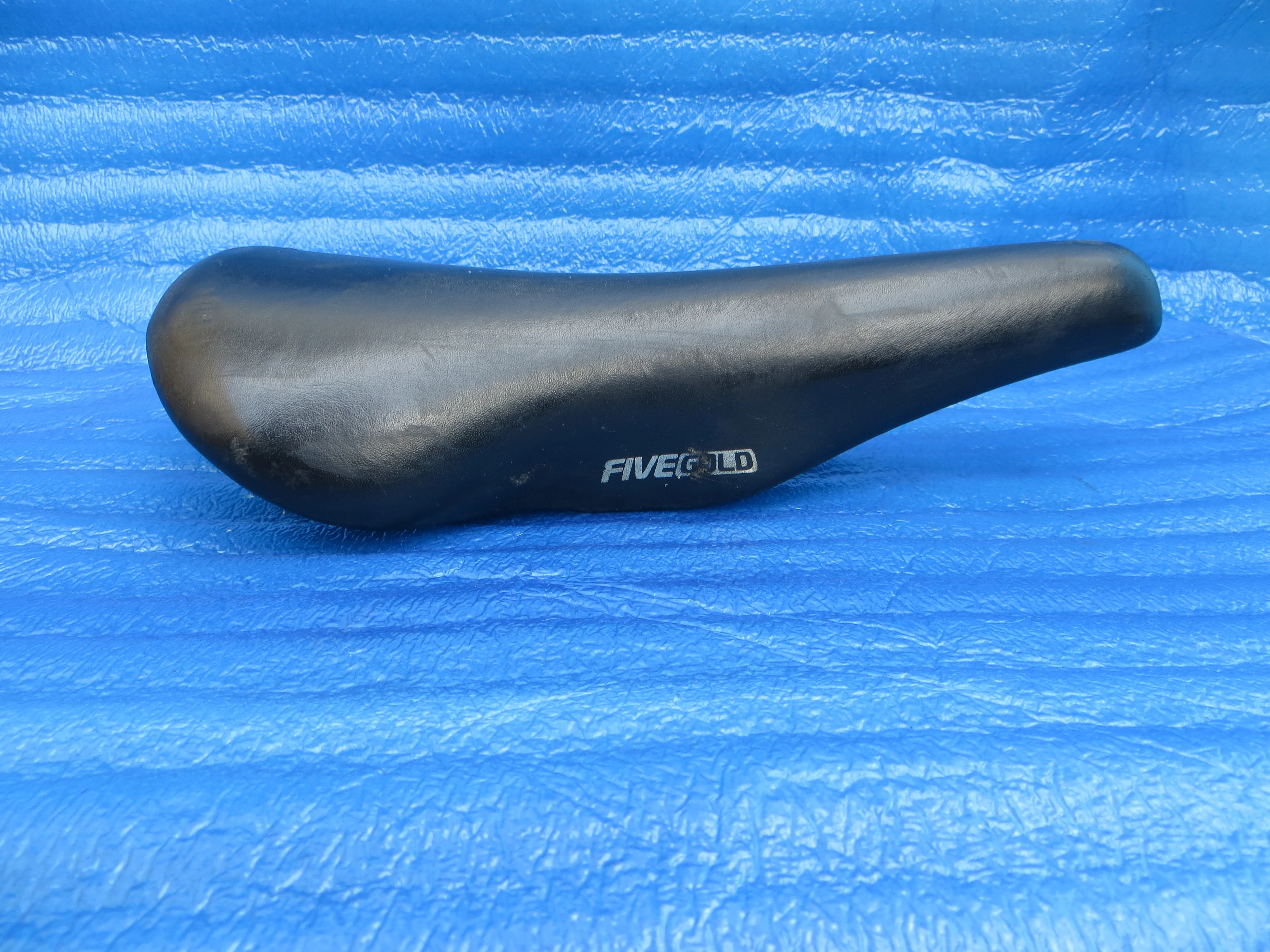 Kashima Five Gold FG-4P 44mm NJS Unpadded Saddle  (26021003)