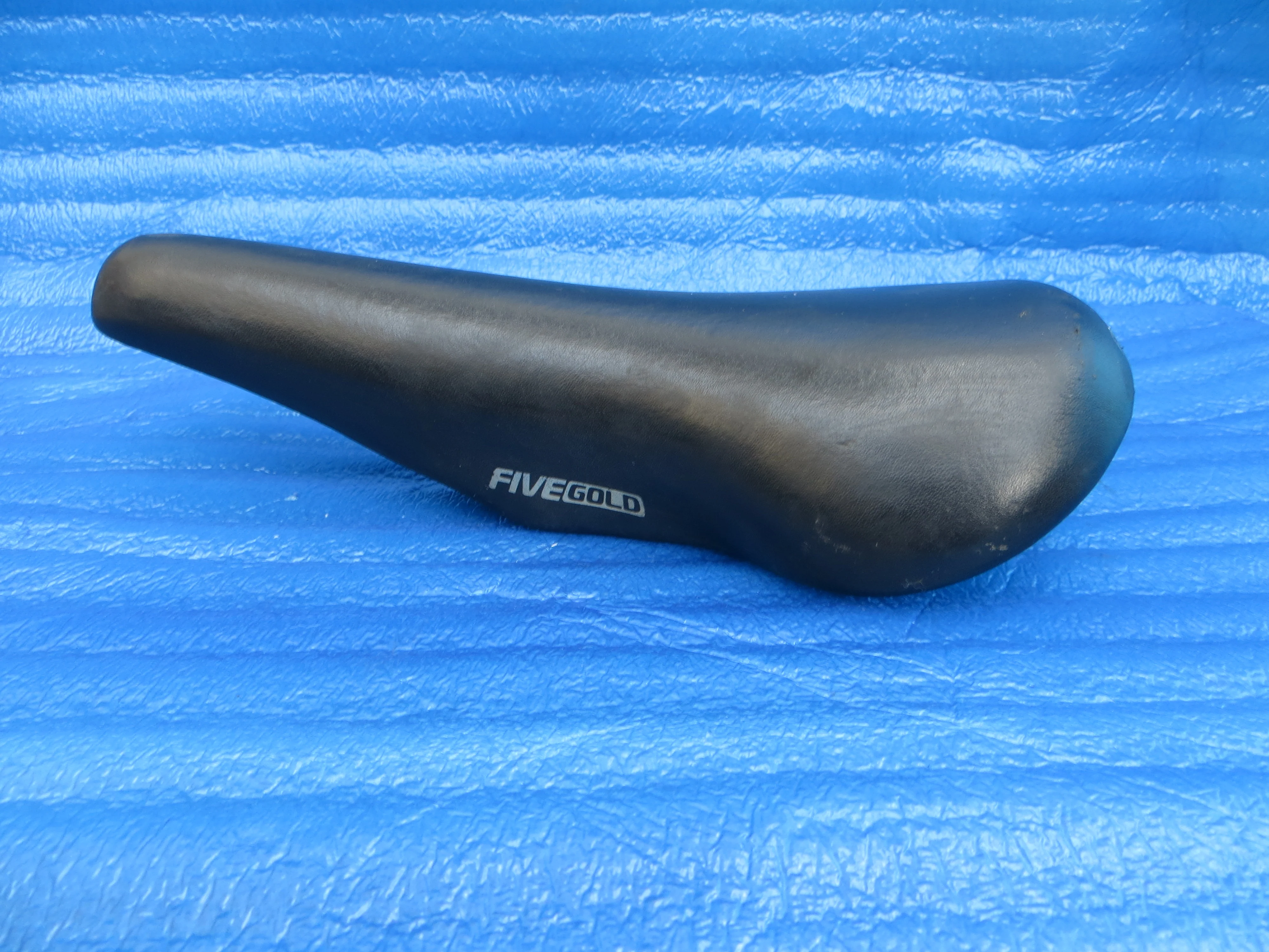 Kashima Five Gold FG-4P 44mm NJS Unpadded Saddle  (26021003) - Image 3