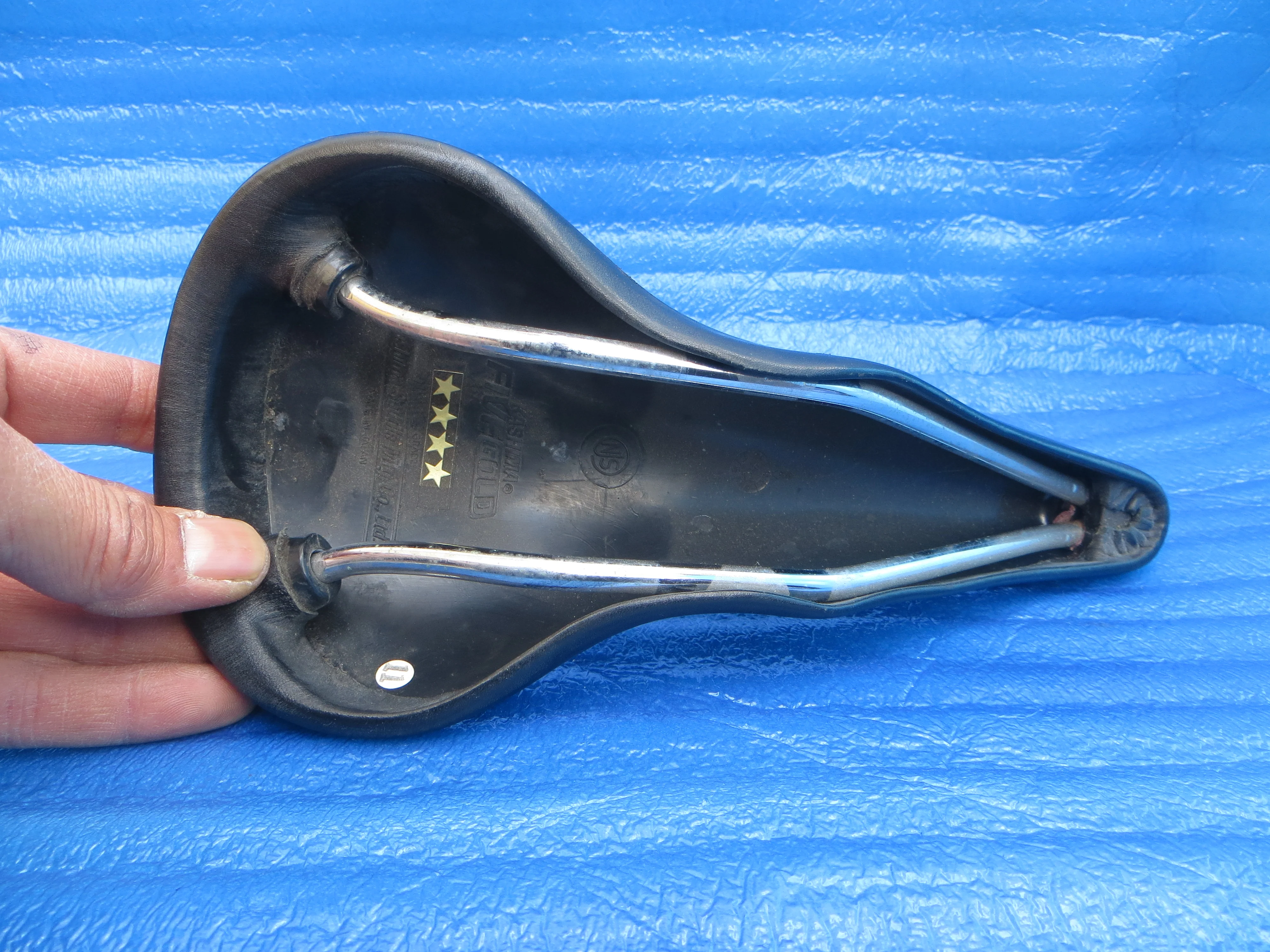 Kashima Five Gold FG-4P 44mm NJS Unpadded Saddle  (26021003) - Image 5
