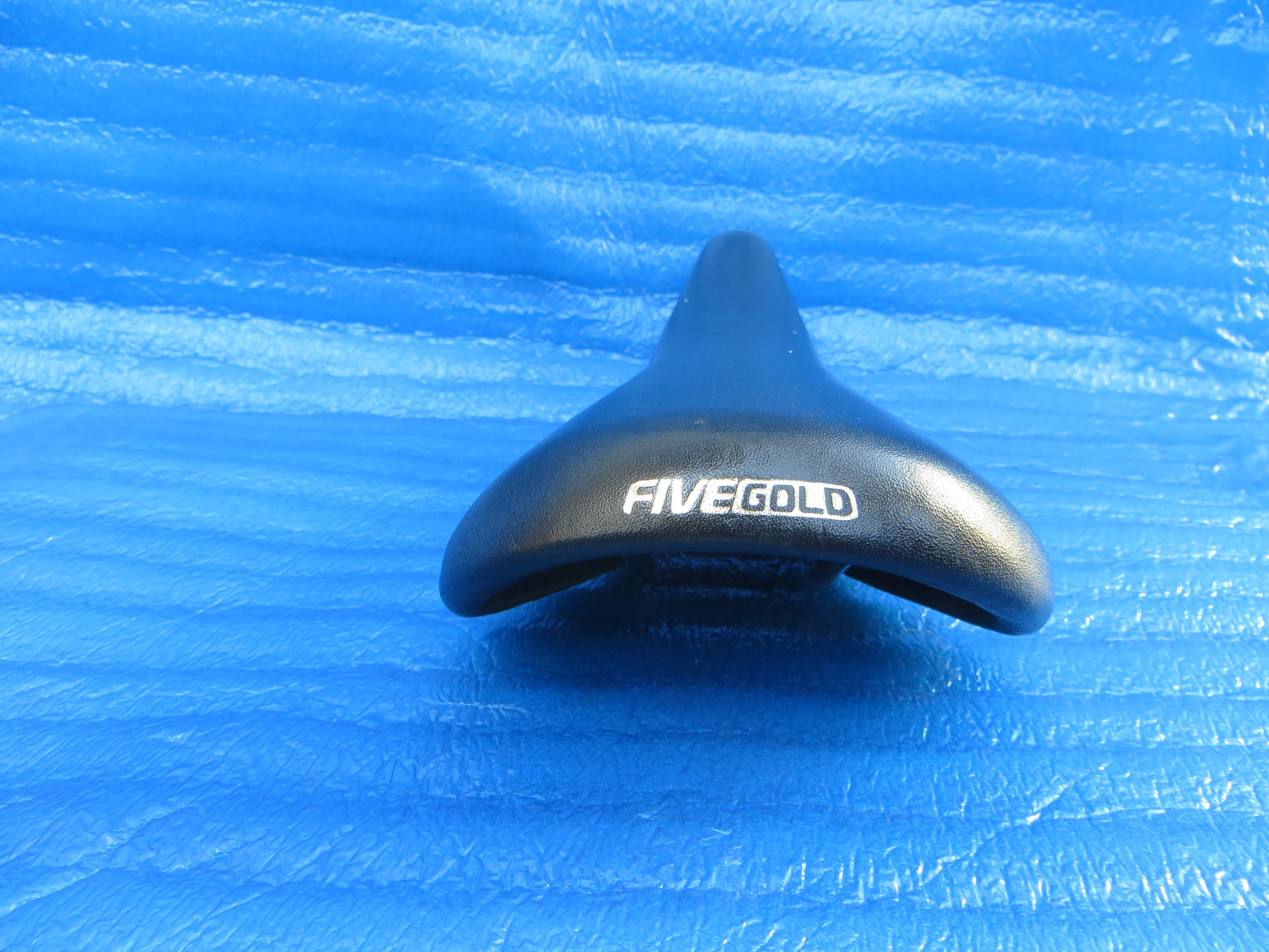 Kashima Five Gold FG-4P 44mm NJS Unpadded Saddle  (26022306) - Image 4