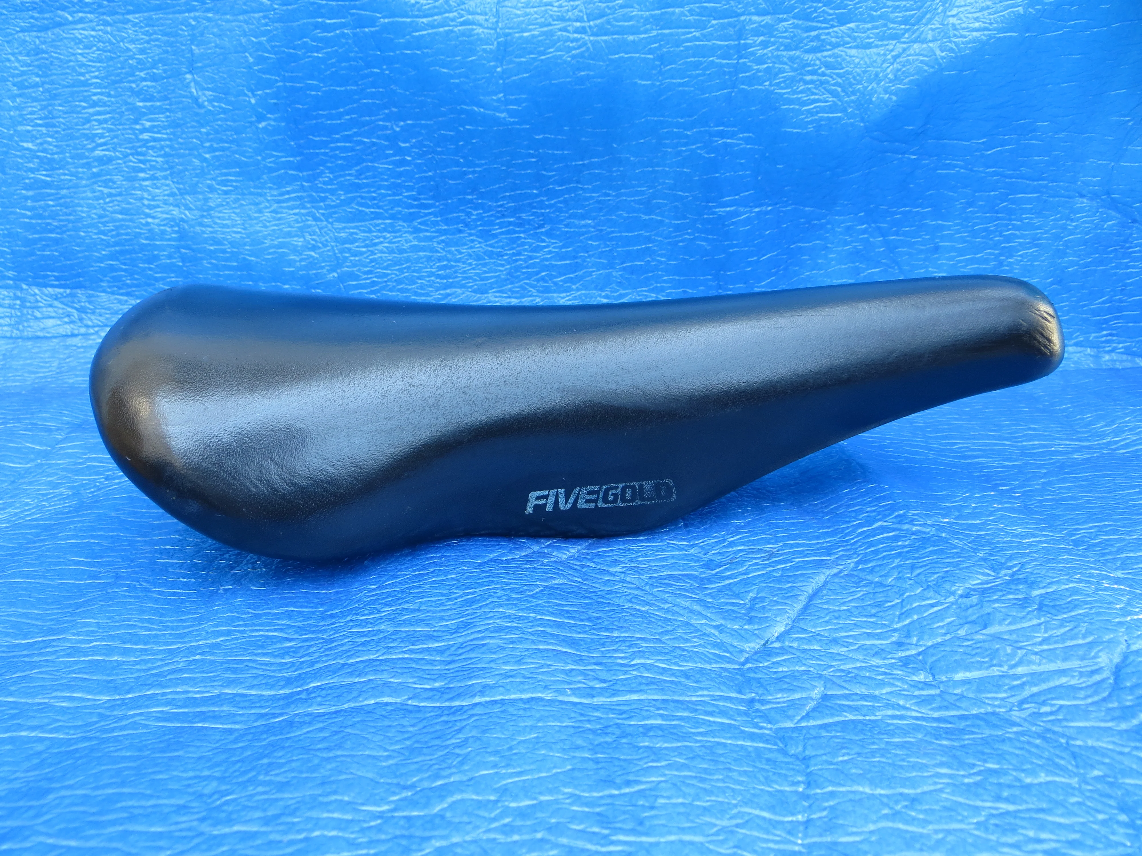 Kashima Five Gold FG-4P 44mm NJS Unpadded Saddle  (26040302)