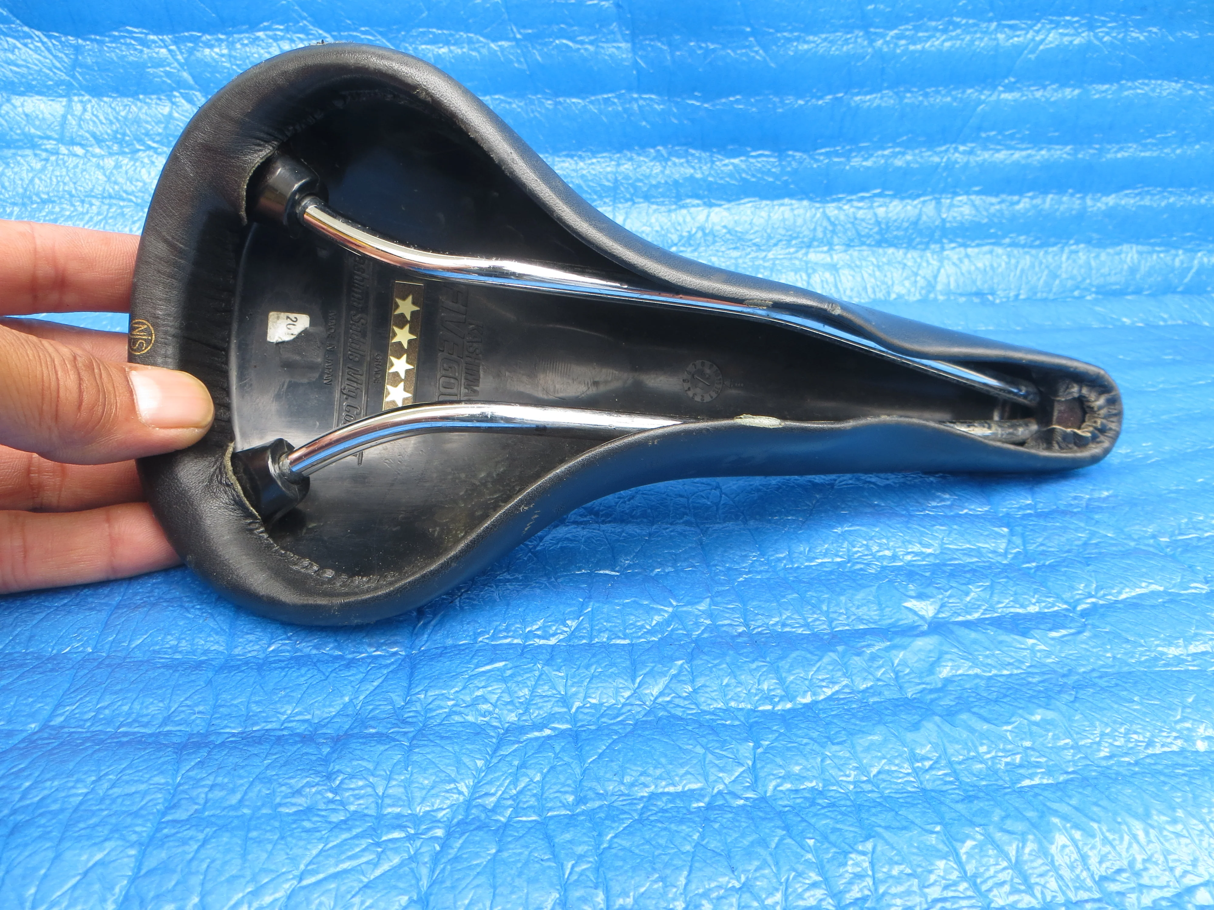 Kashima Five Gold FG-7P 30mm NJS Unpadded Saddle (25092127) - Image 5