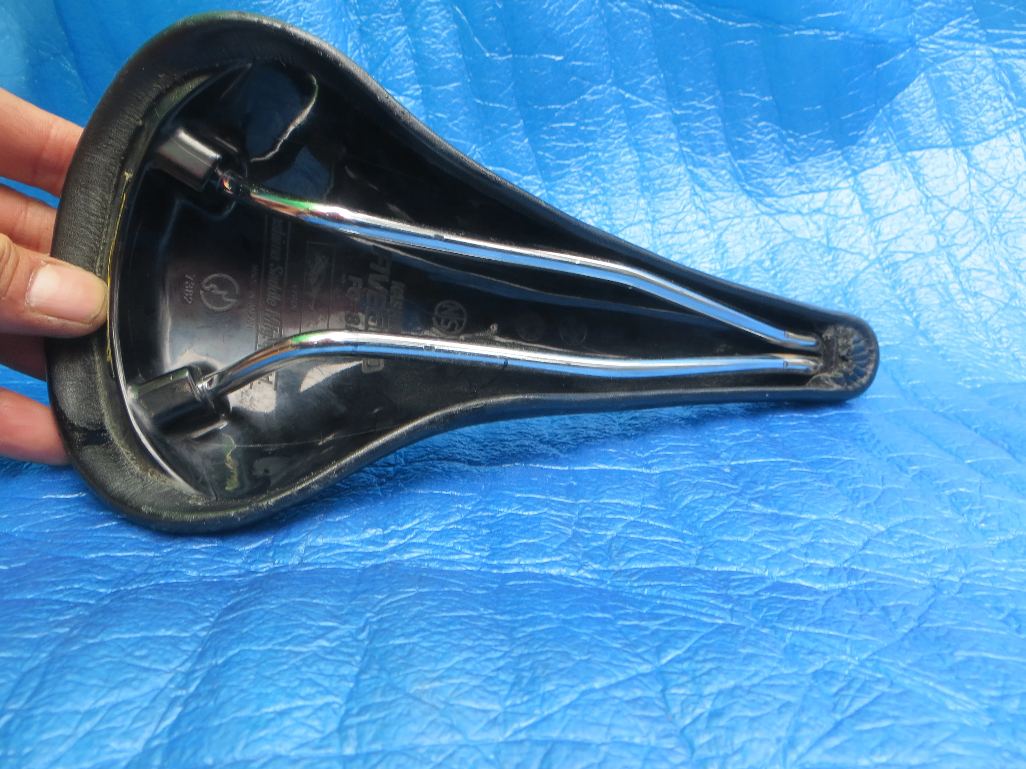 Kashima Five Gold FG-8P 30mm NJS Unpadded Saddle (25122104) - Image 5