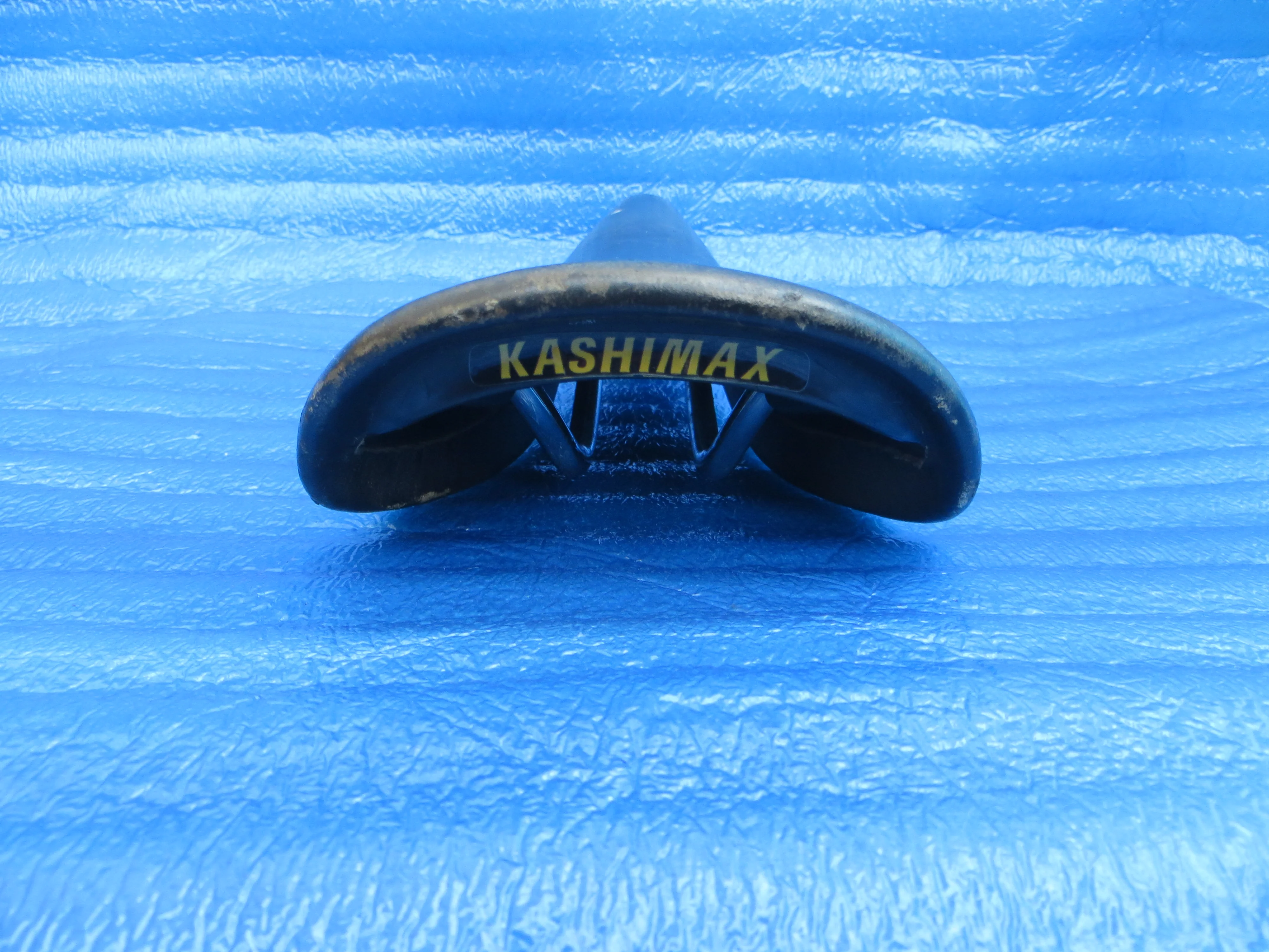 Kashima Five Gold FG-8P 30mm NJS Unpadded Saddle (26021002) - Image 4