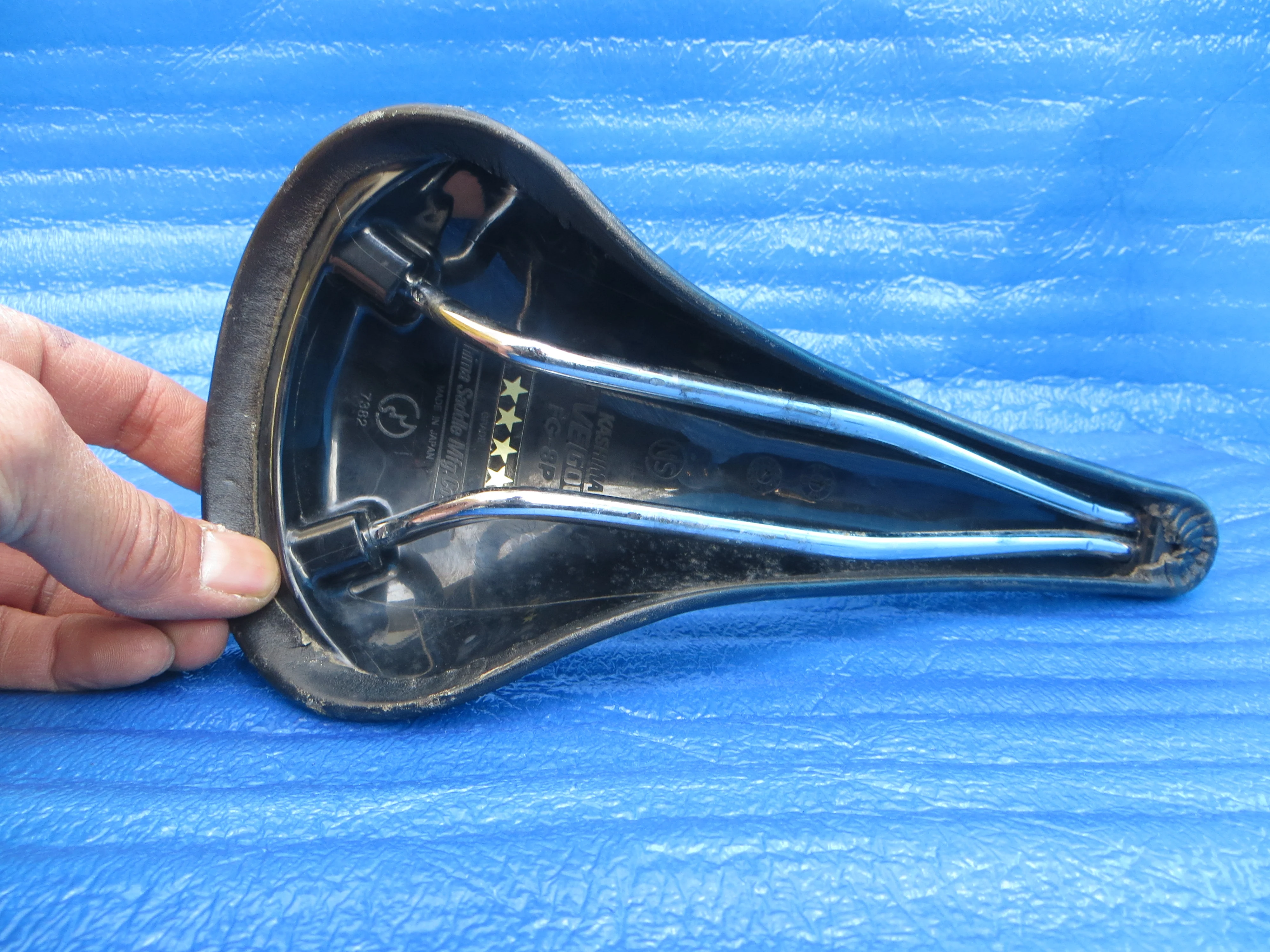 Kashima Five Gold FG-8P 30mm NJS Unpadded Saddle (26021002) - Image 5