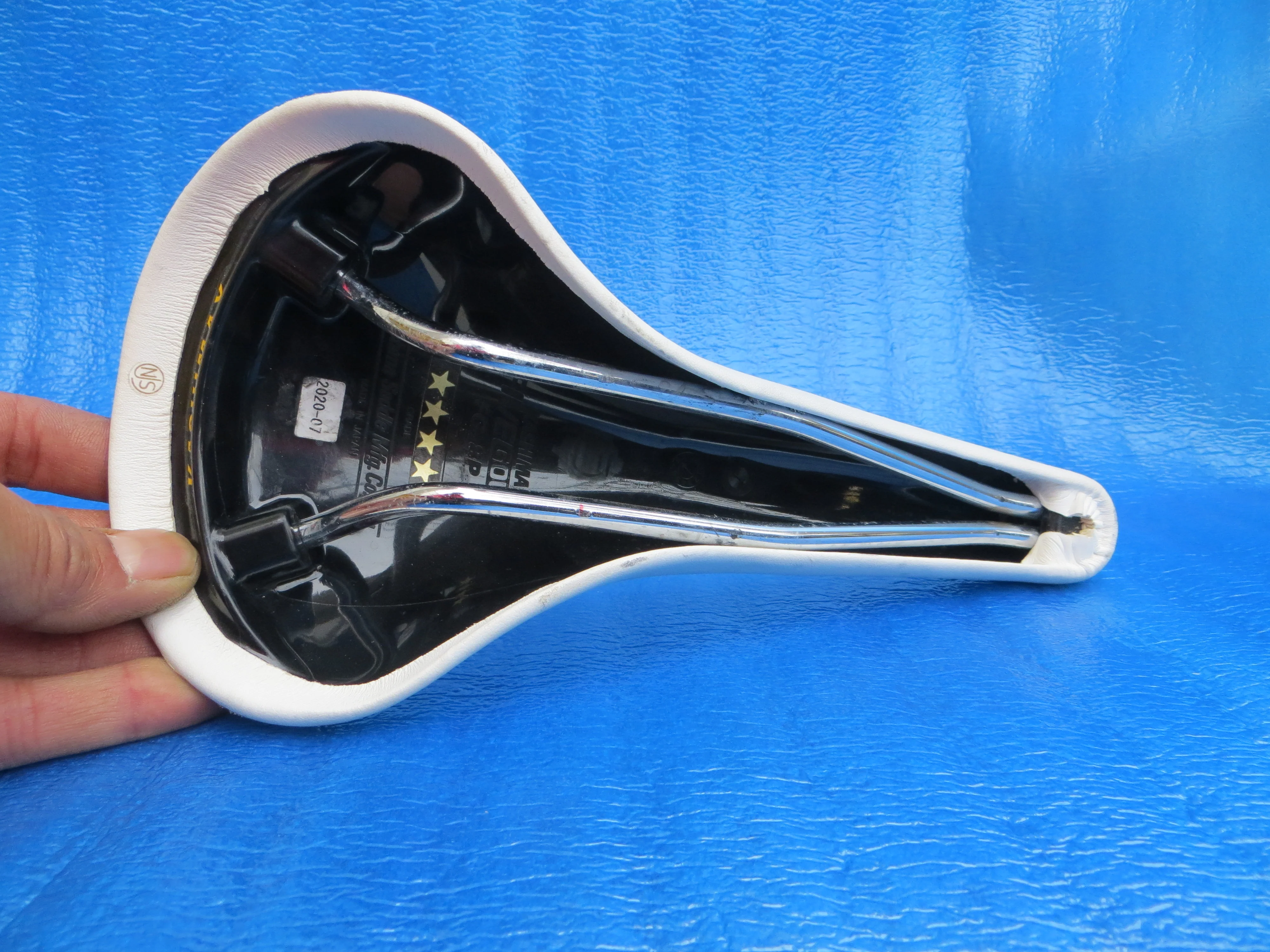 Kashima Five Gold FG-8P 30mm NJS Unpadded Saddle (26040902) - Image 5