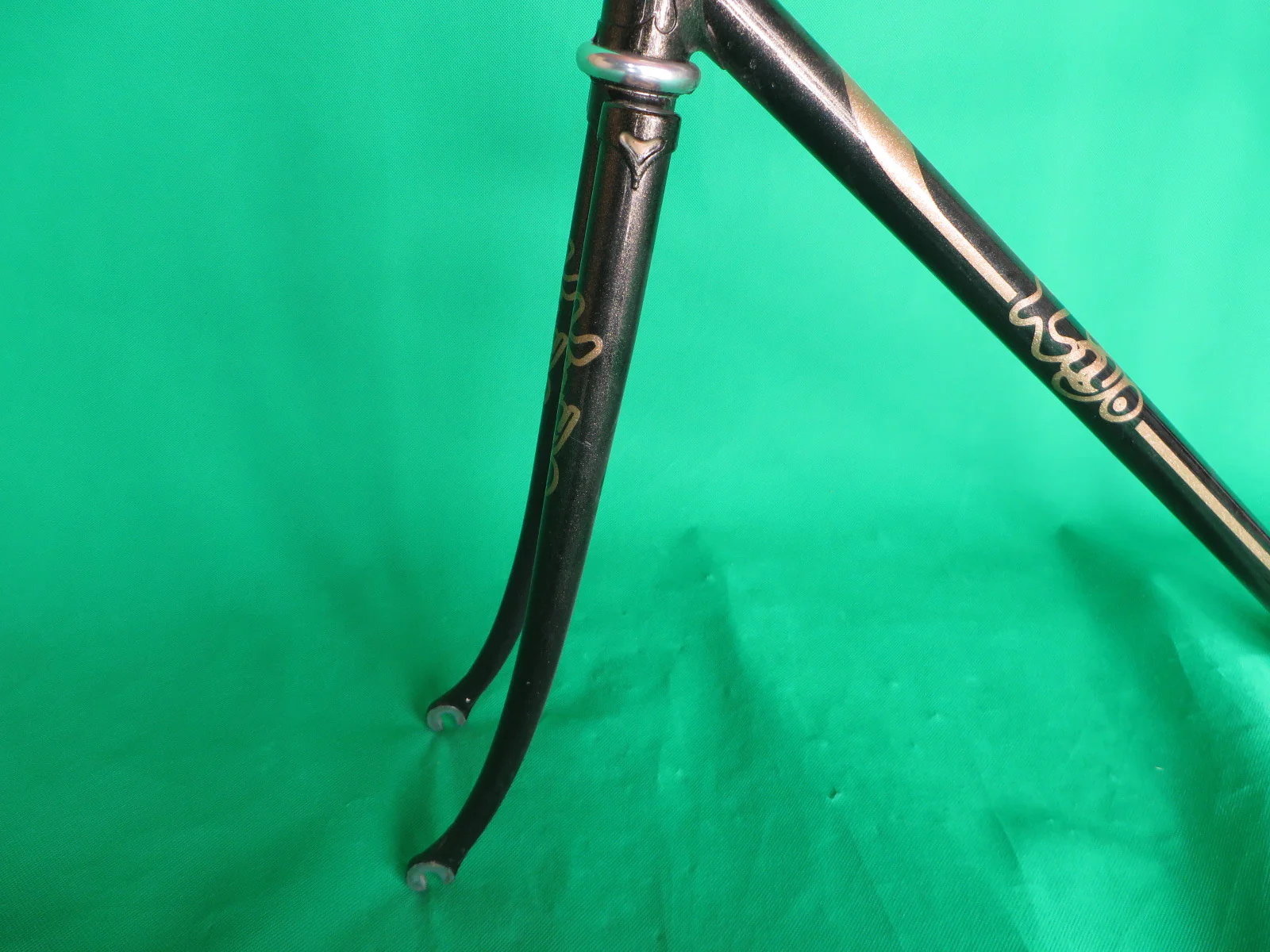 Kiyo Miyazawa 2007 // Black with fine gold flake // 51cm - Image 3
