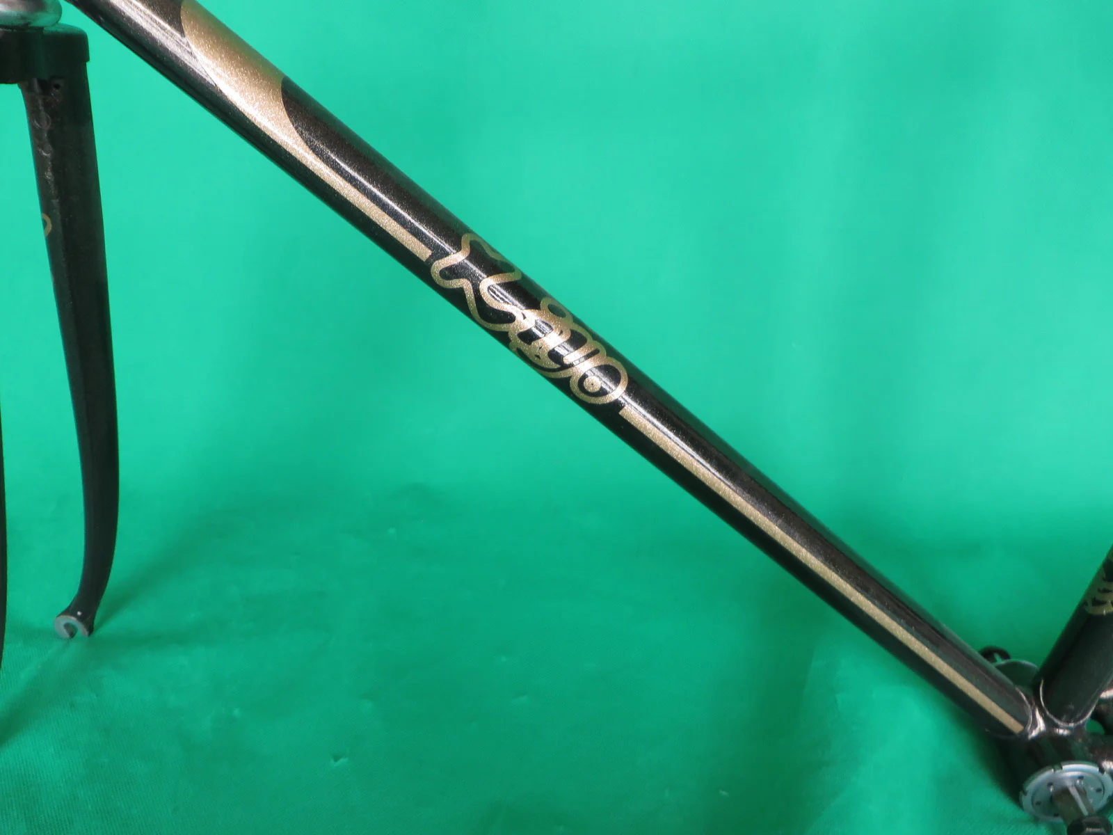 Kiyo Miyazawa 2007 // Black with fine gold flake // 51cm - Image 6