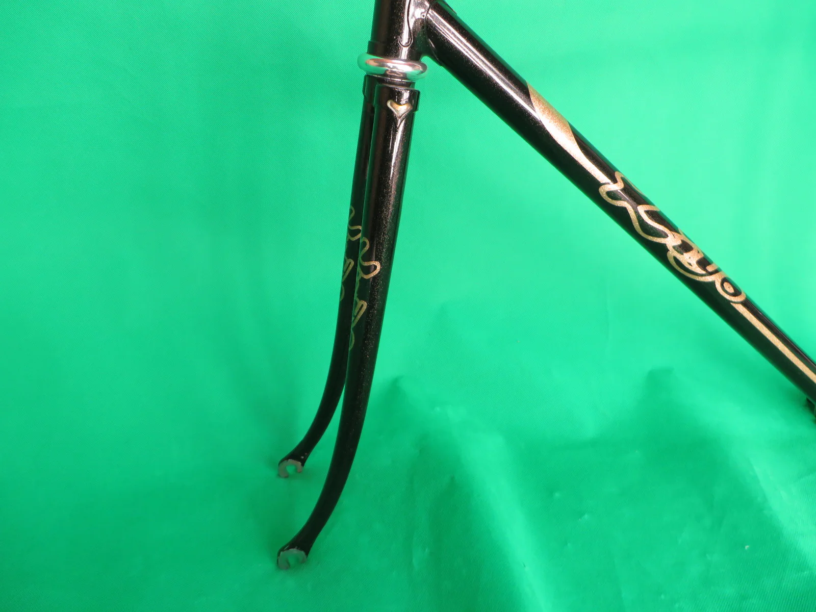 Kiyo Miyazawa // Black with fine gold flake // 51.5cm - Image 3