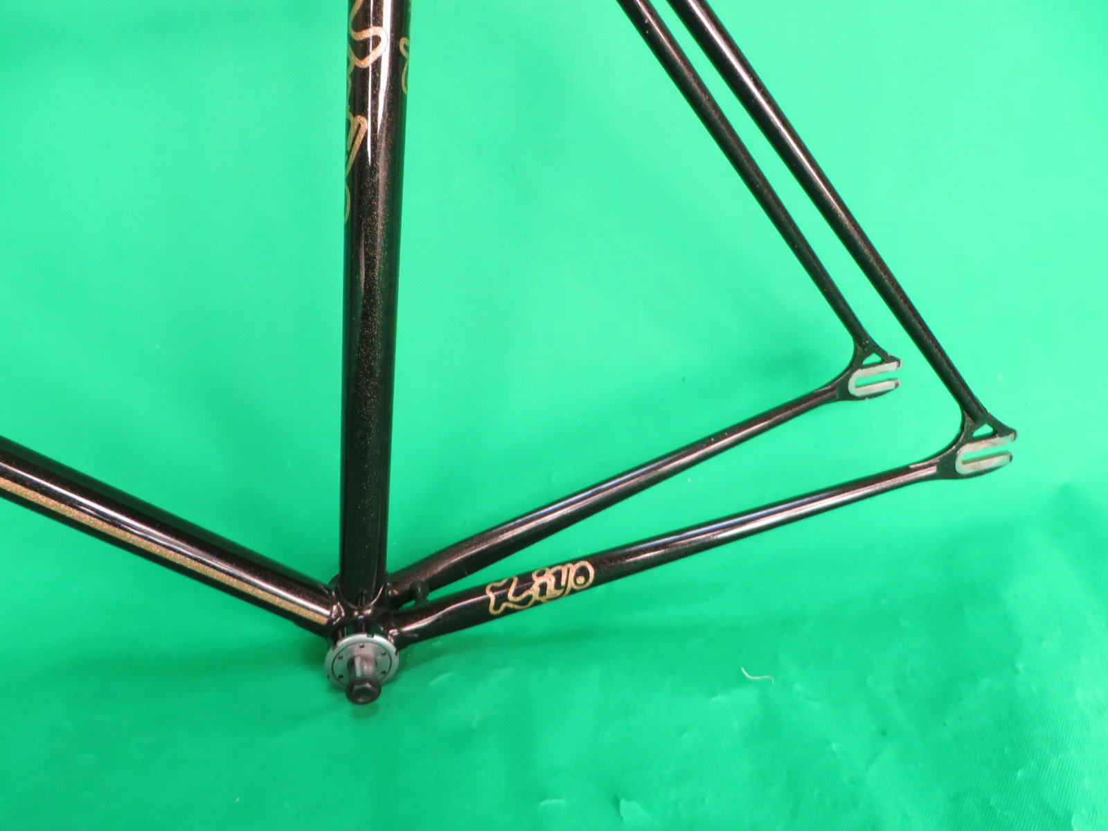 Kiyo Miyazawa // Black with fine gold flake // 51.5cm - Image 7