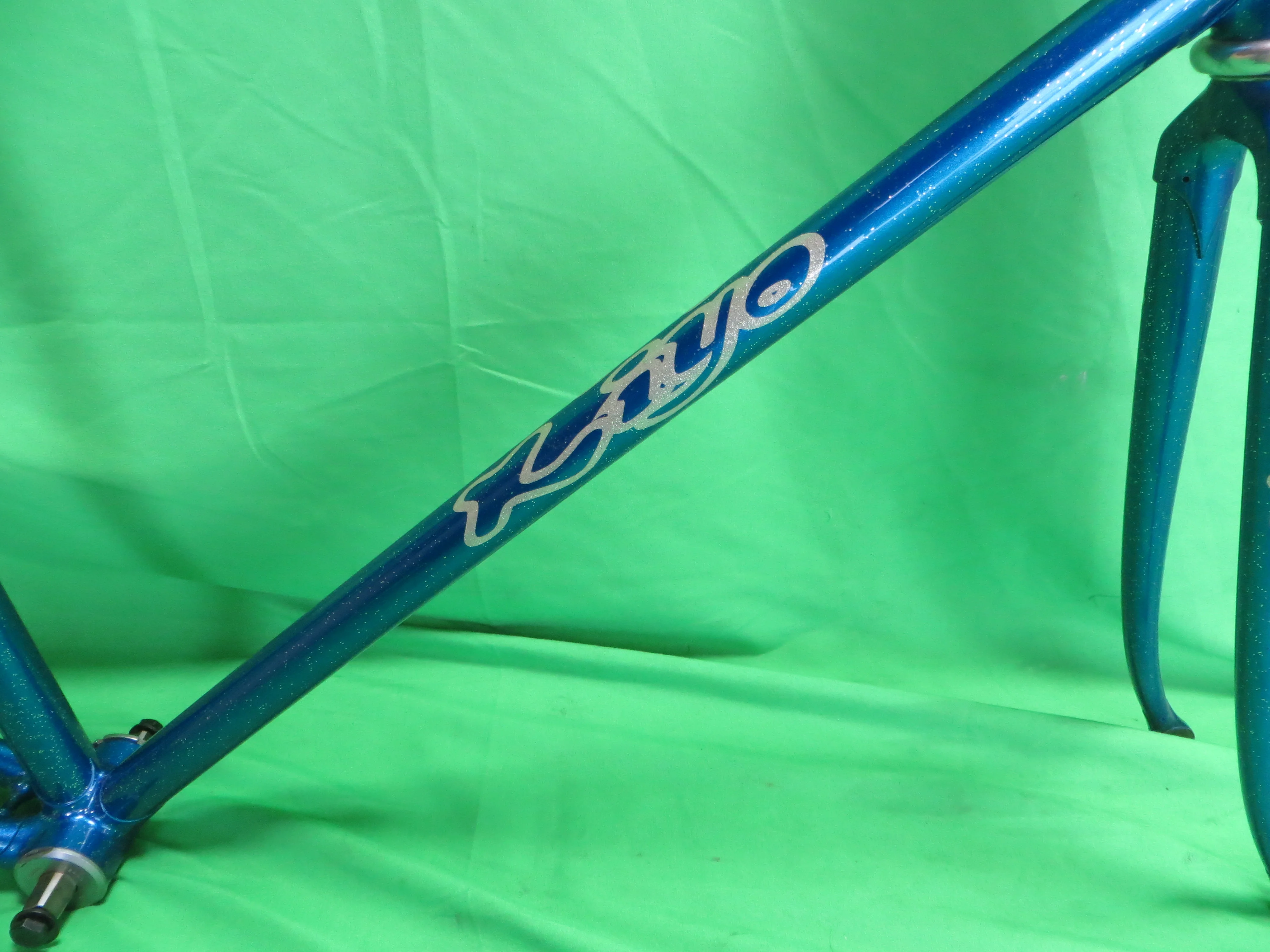 Kiyo Miyazawa // Blue Metallic with Silver Flake // 52cm - Image 13