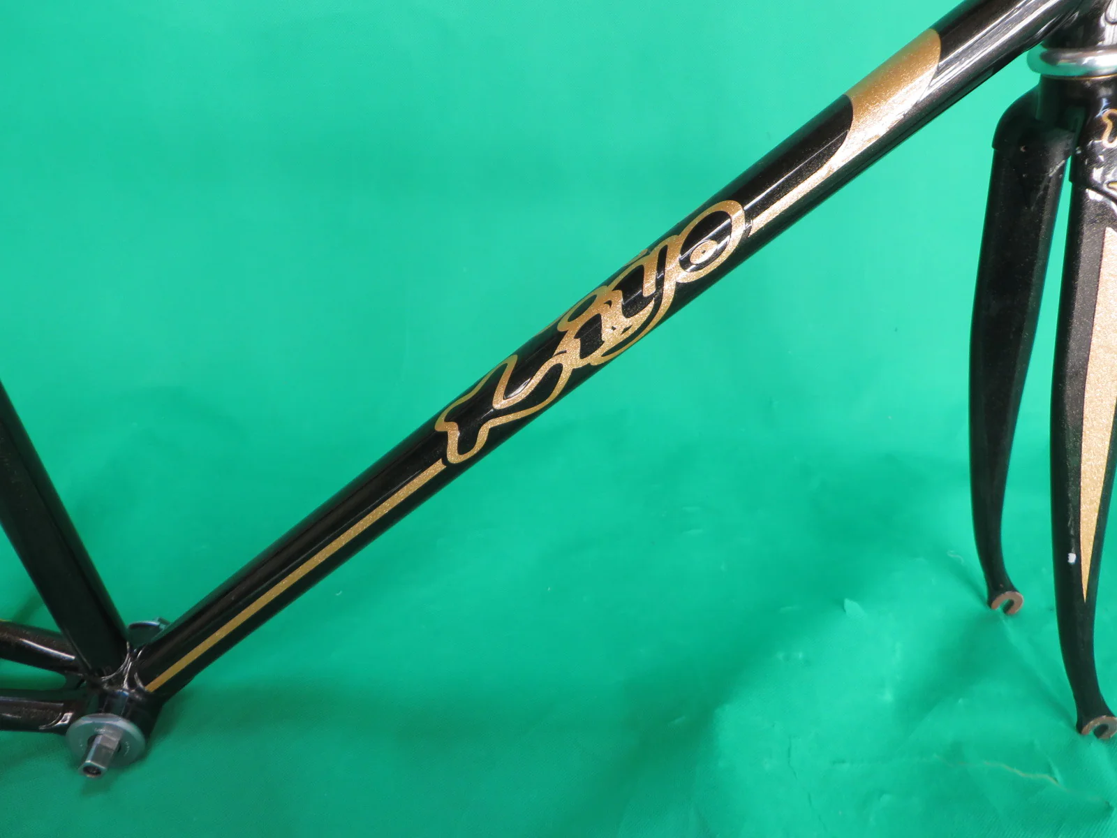 Kiyo Miyazawa Columbus Max Fork // Black with fine gold flake // 51cm - Image 14
