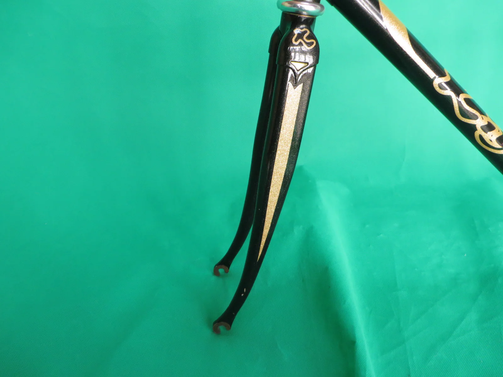 Kiyo Miyazawa Columbus Max Fork // Black with fine gold flake // 51cm - Image 3
