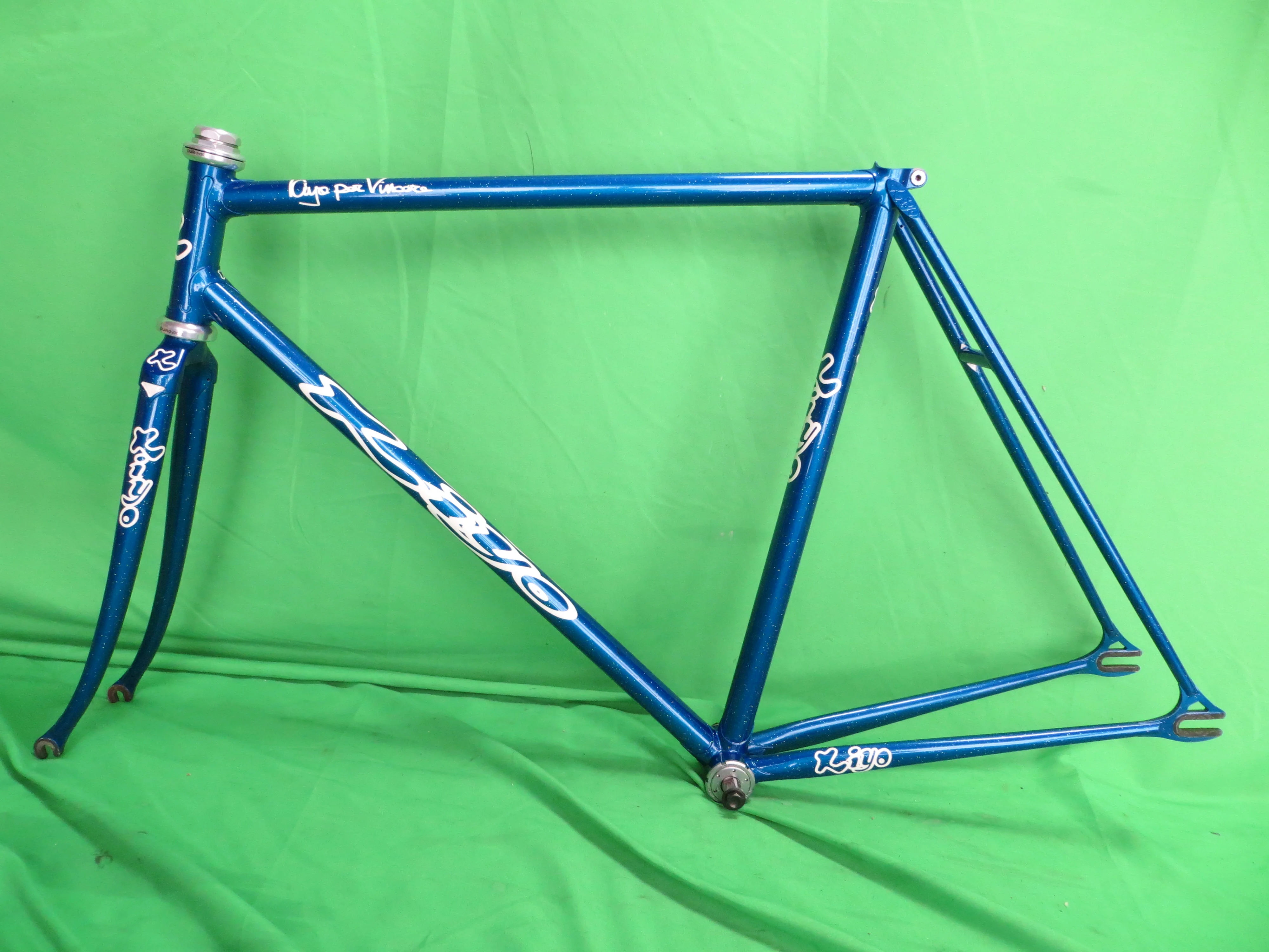 Kiyo Miyazawa // Deep Blue Metallic with Rainbow Flake // 53cm