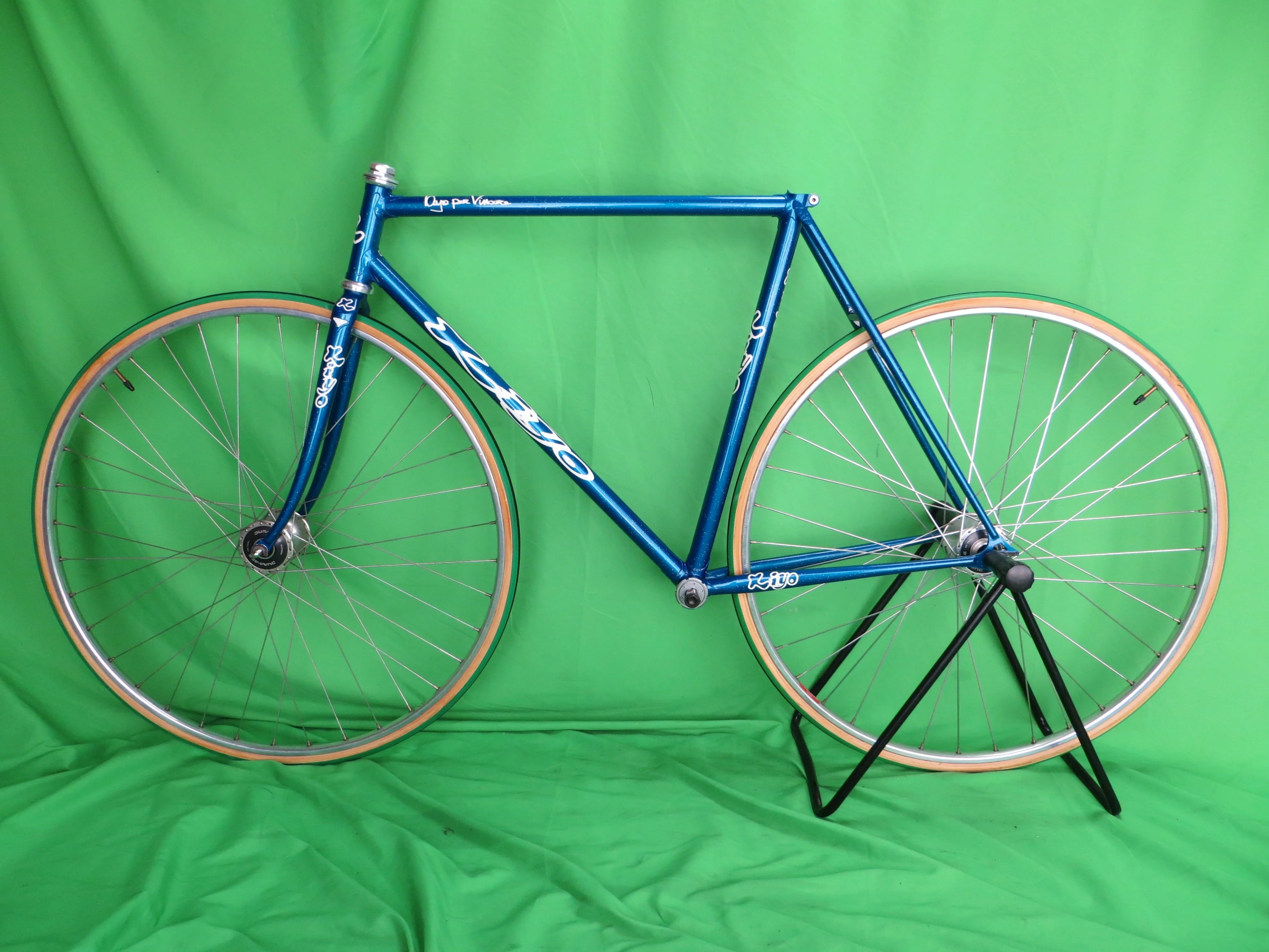 Kiyo Miyazawa // Deep Blue Metallic with Rainbow Flake // 53cm - Image 16