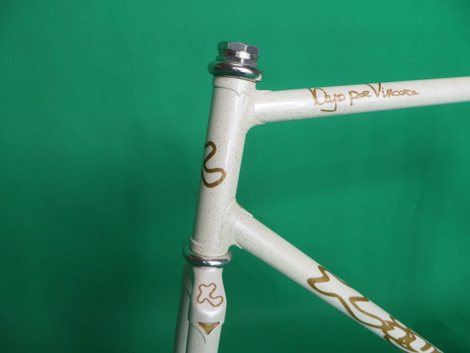 Kiyo Miyazawa // White with Gold Flake// 52.5cm - Image 2