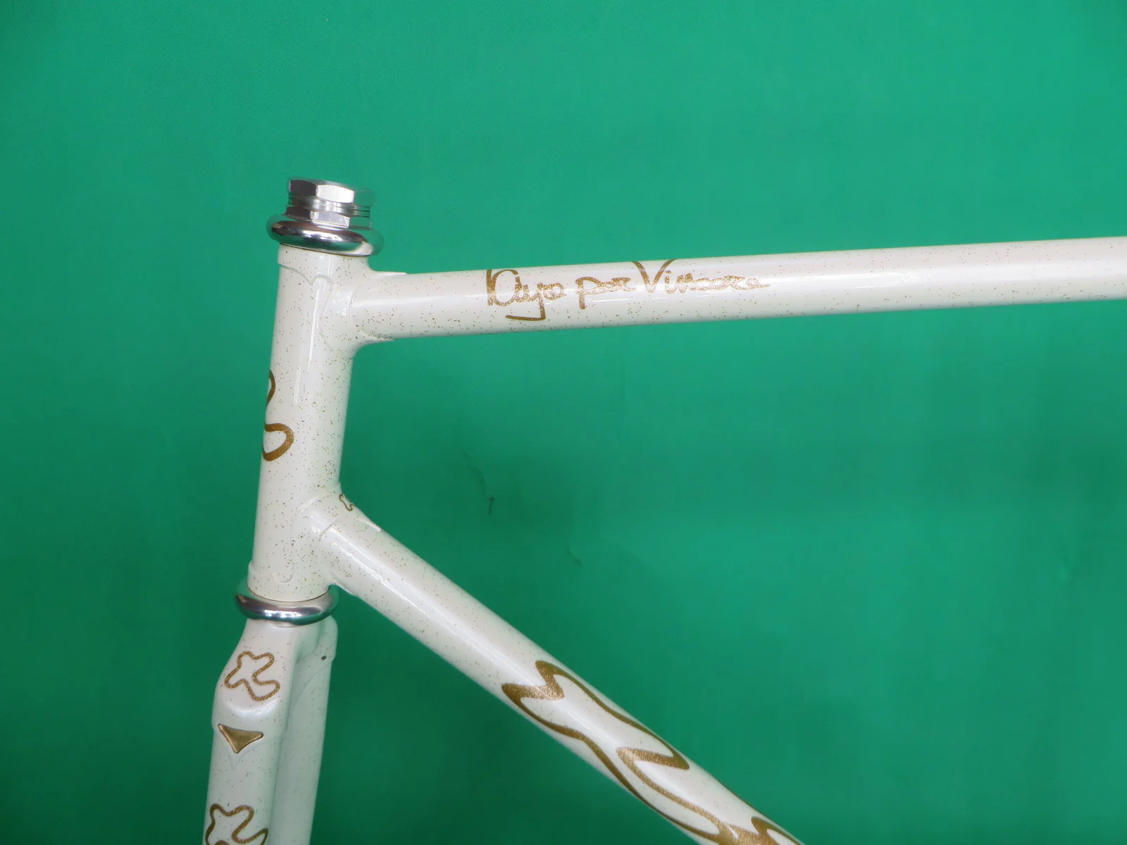 Kiyo Miyazawa // White with Gold Flake// 52.5cm - Image 4