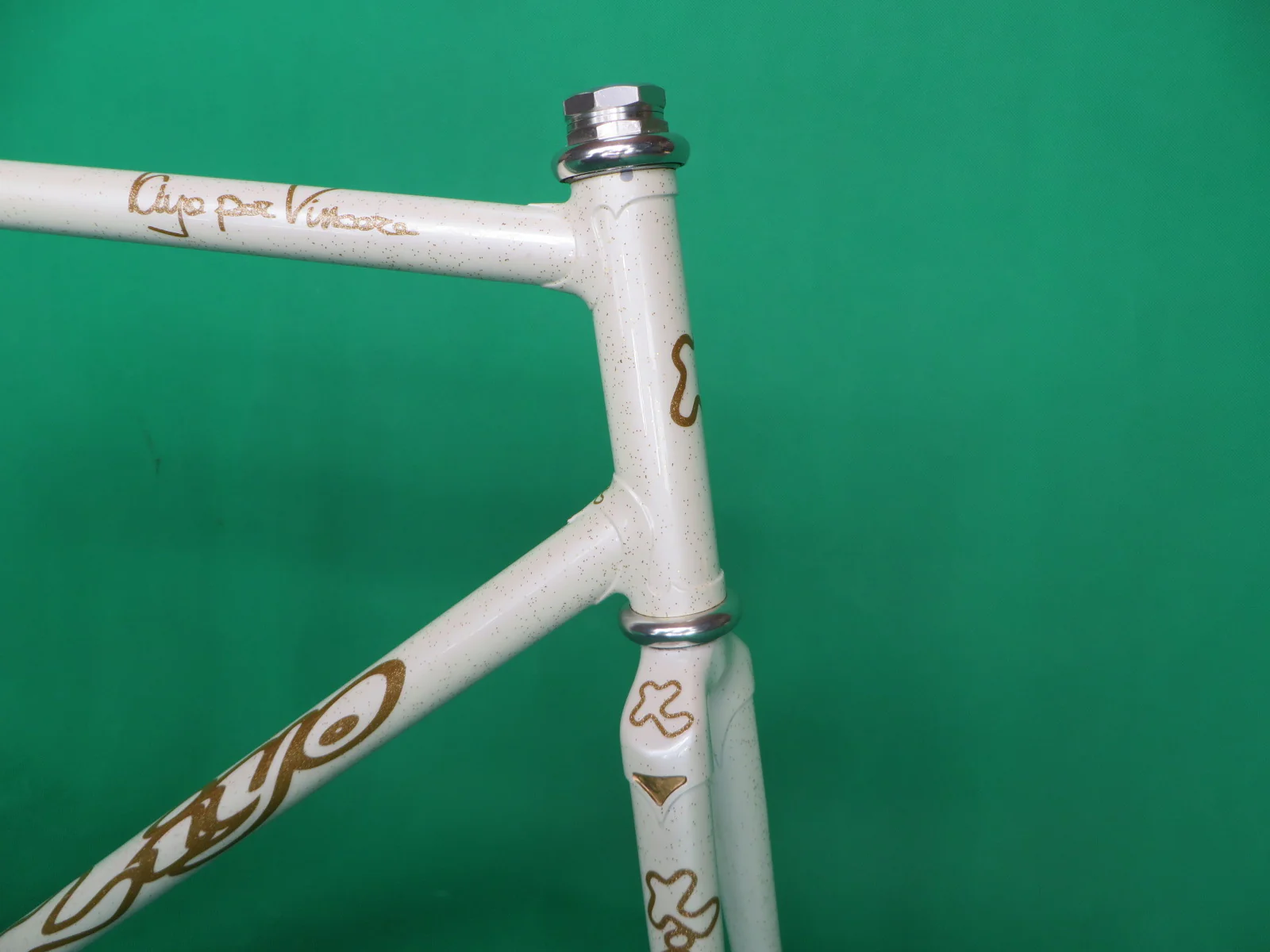 Kiyo Miyazawa // White with Gold Flake// 52.5cm - Image 9