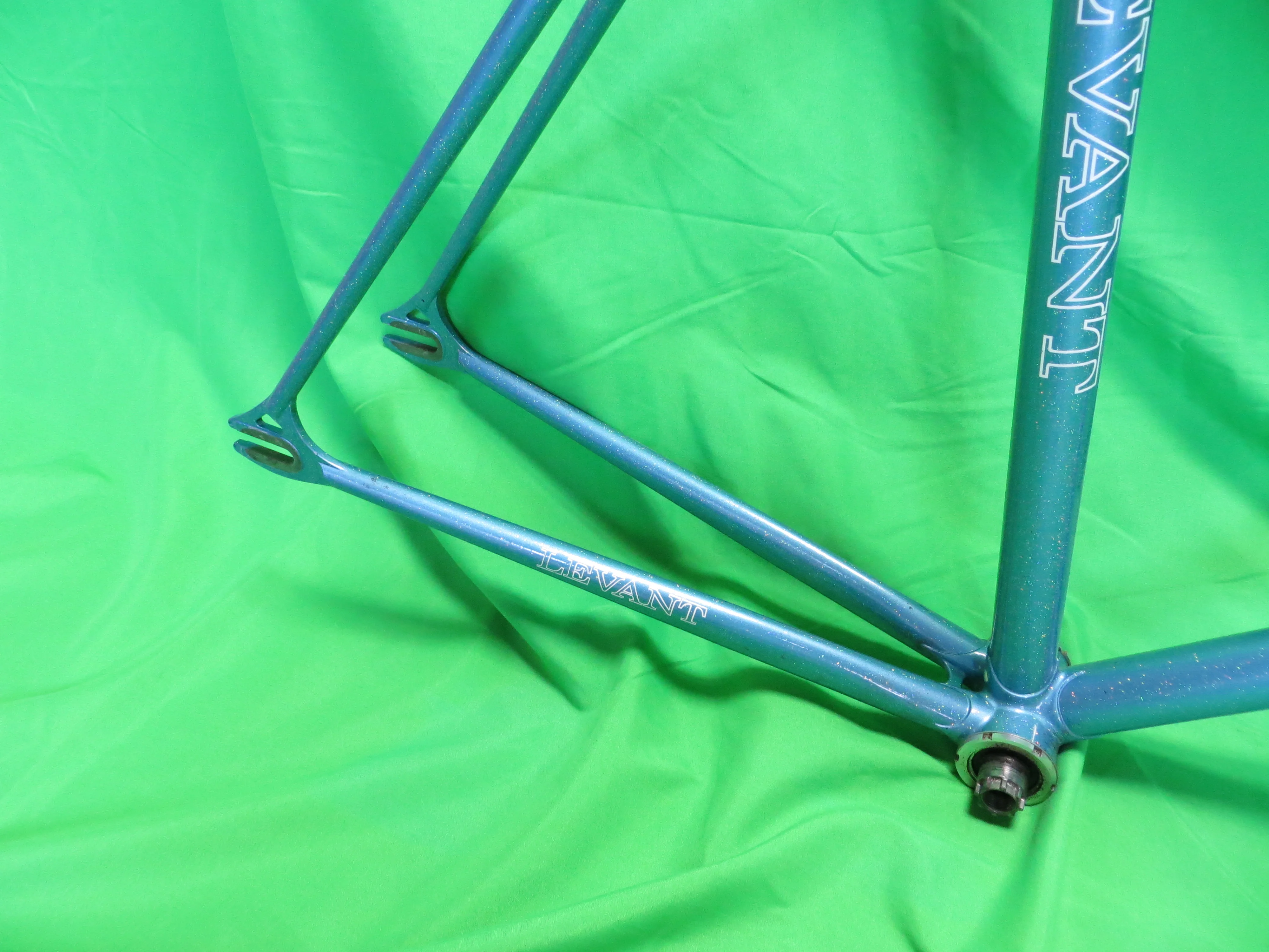 LEVANT Columbus Max Fork // Light Blue with Rainbow Flake // 52cm - Image 14