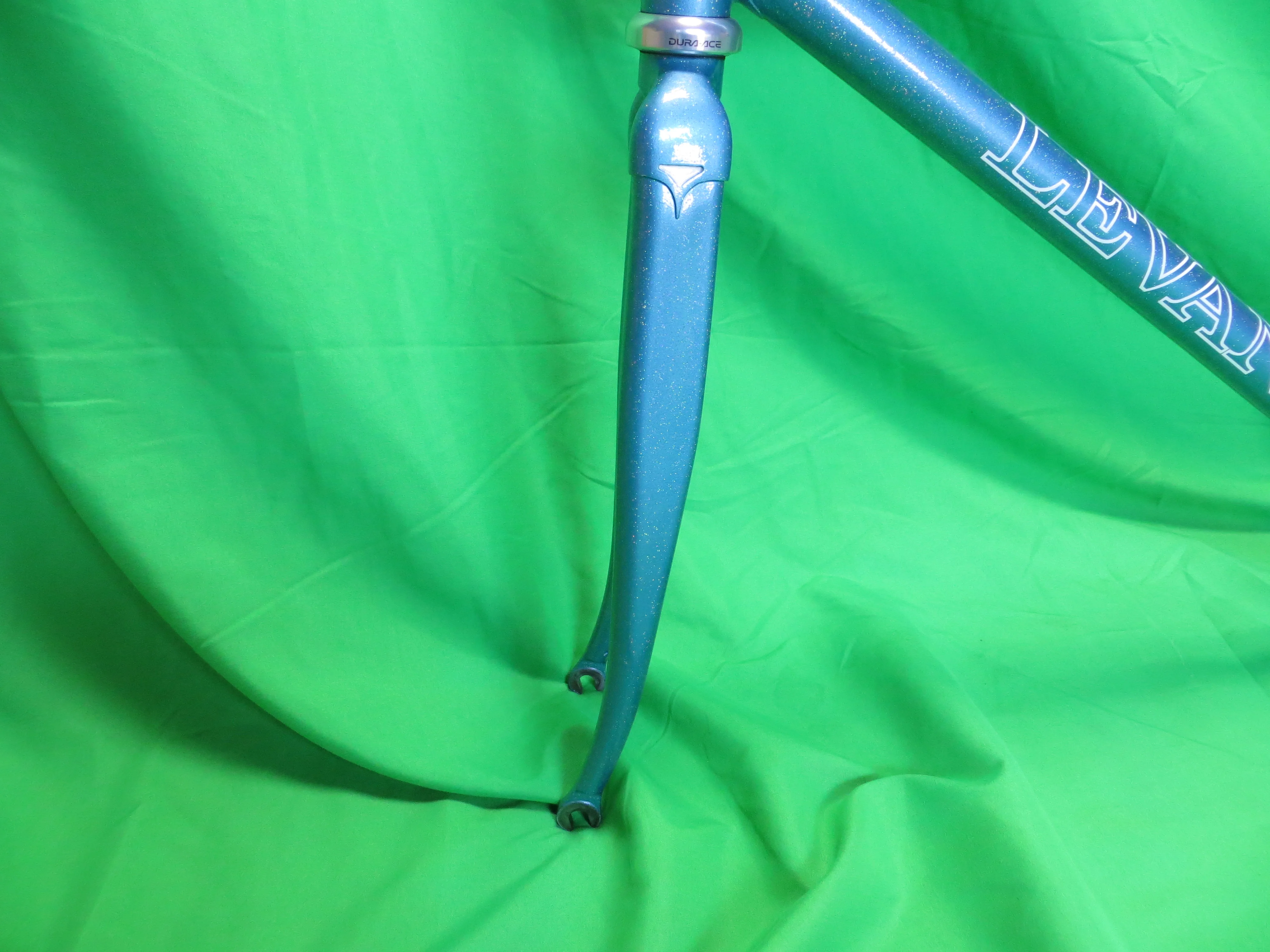 LEVANT Columbus Max Fork // Light Blue with Rainbow Flake // 52cm - Image 3