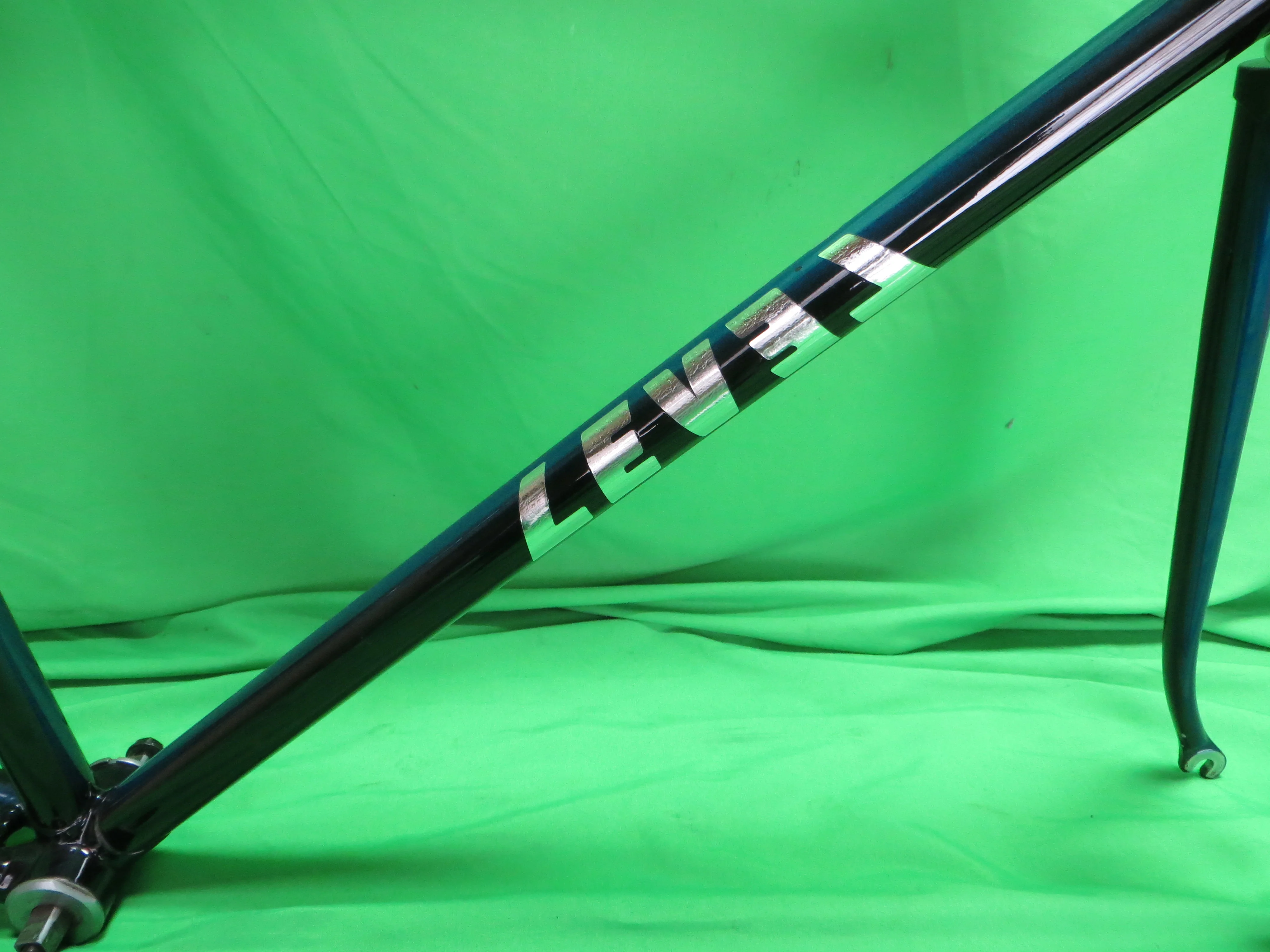 Level // Black / Blue Fade // 50.5cm - Image 13