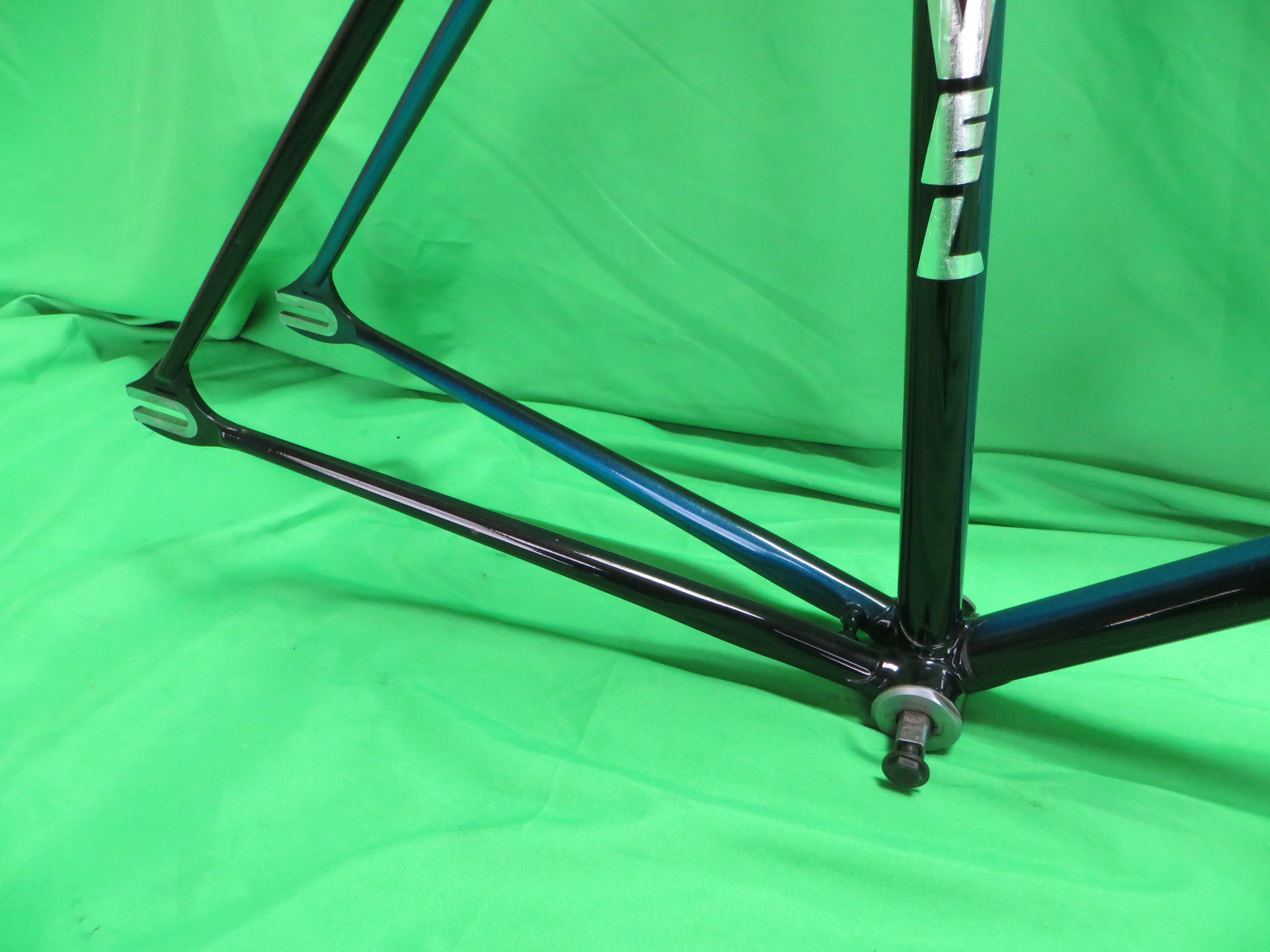 Level // Black / Blue Fade // 50.5cm - Image 14