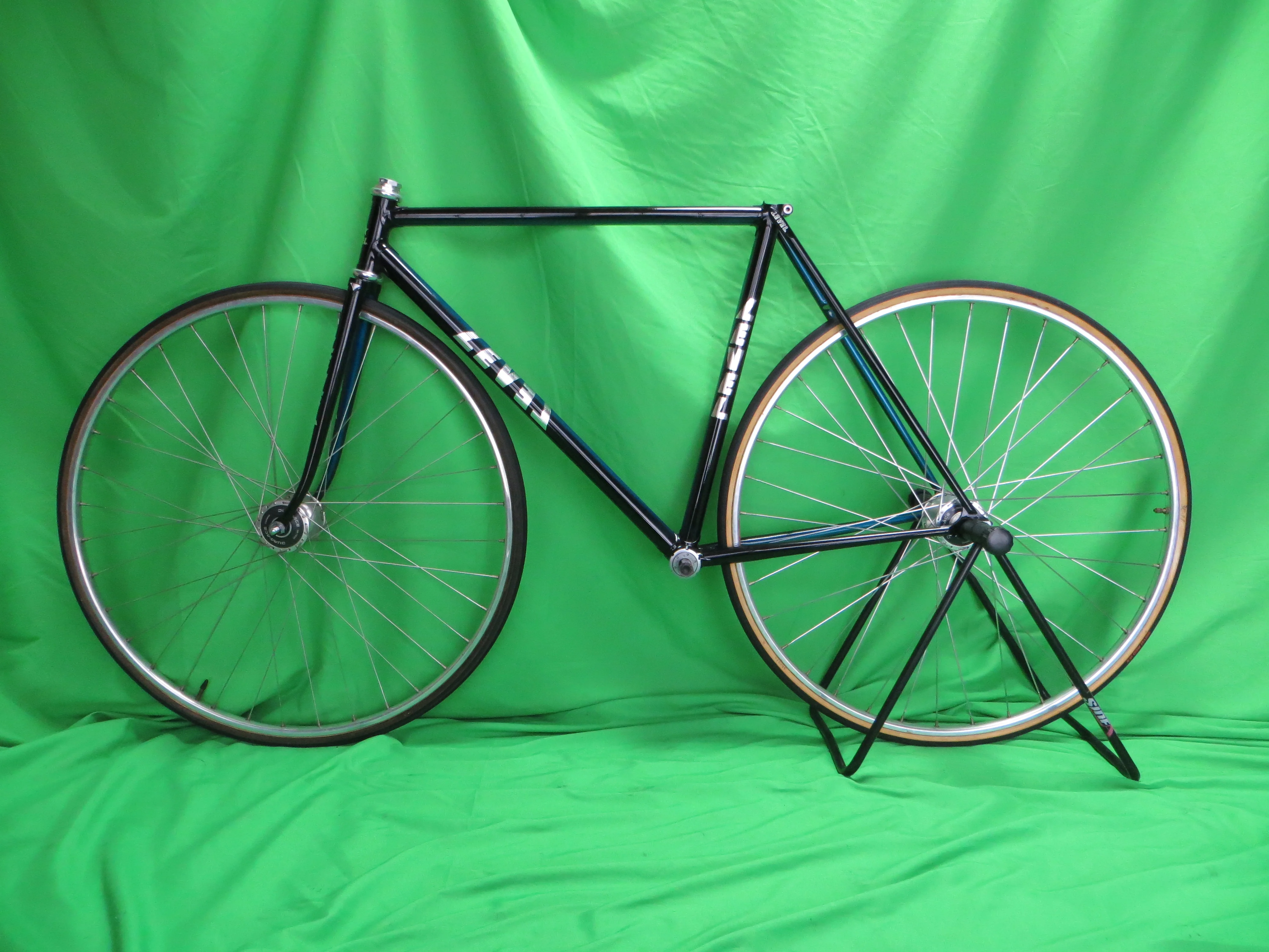Level // Black / Blue Fade // 50.5cm - Image 16