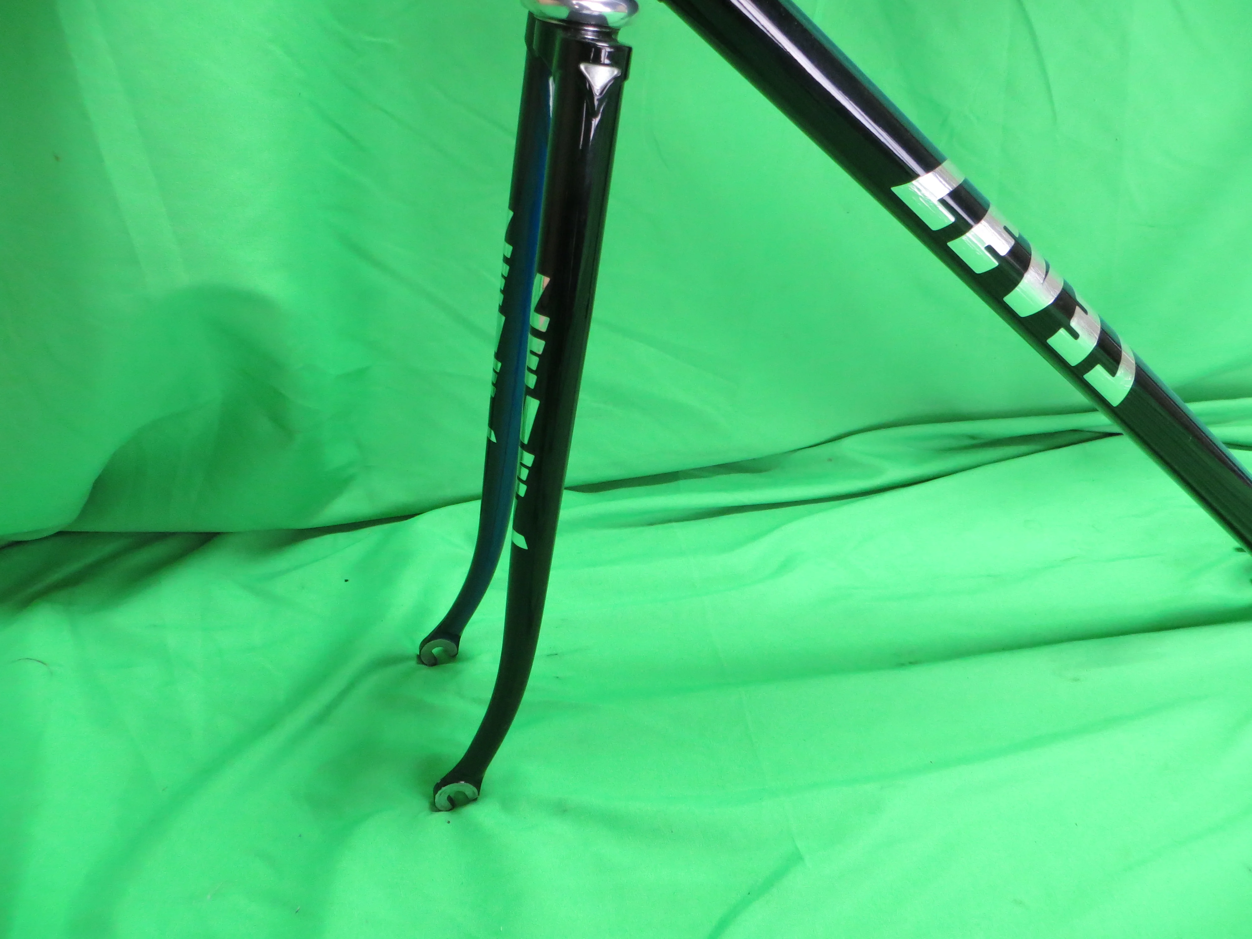 Level // Black / Blue Fade // 50.5cm - Image 3