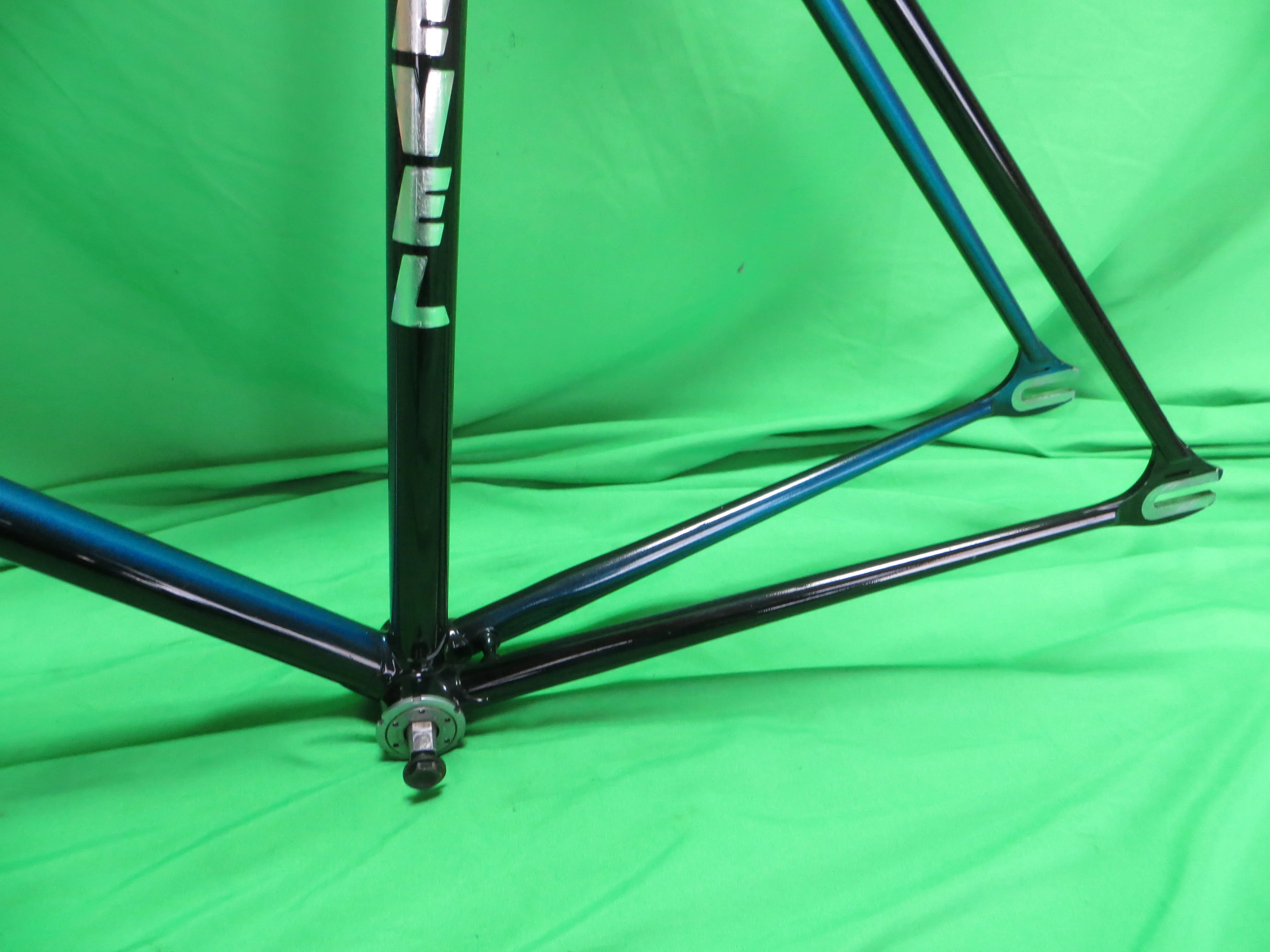 Level // Black / Blue Fade // 50.5cm - Image 7