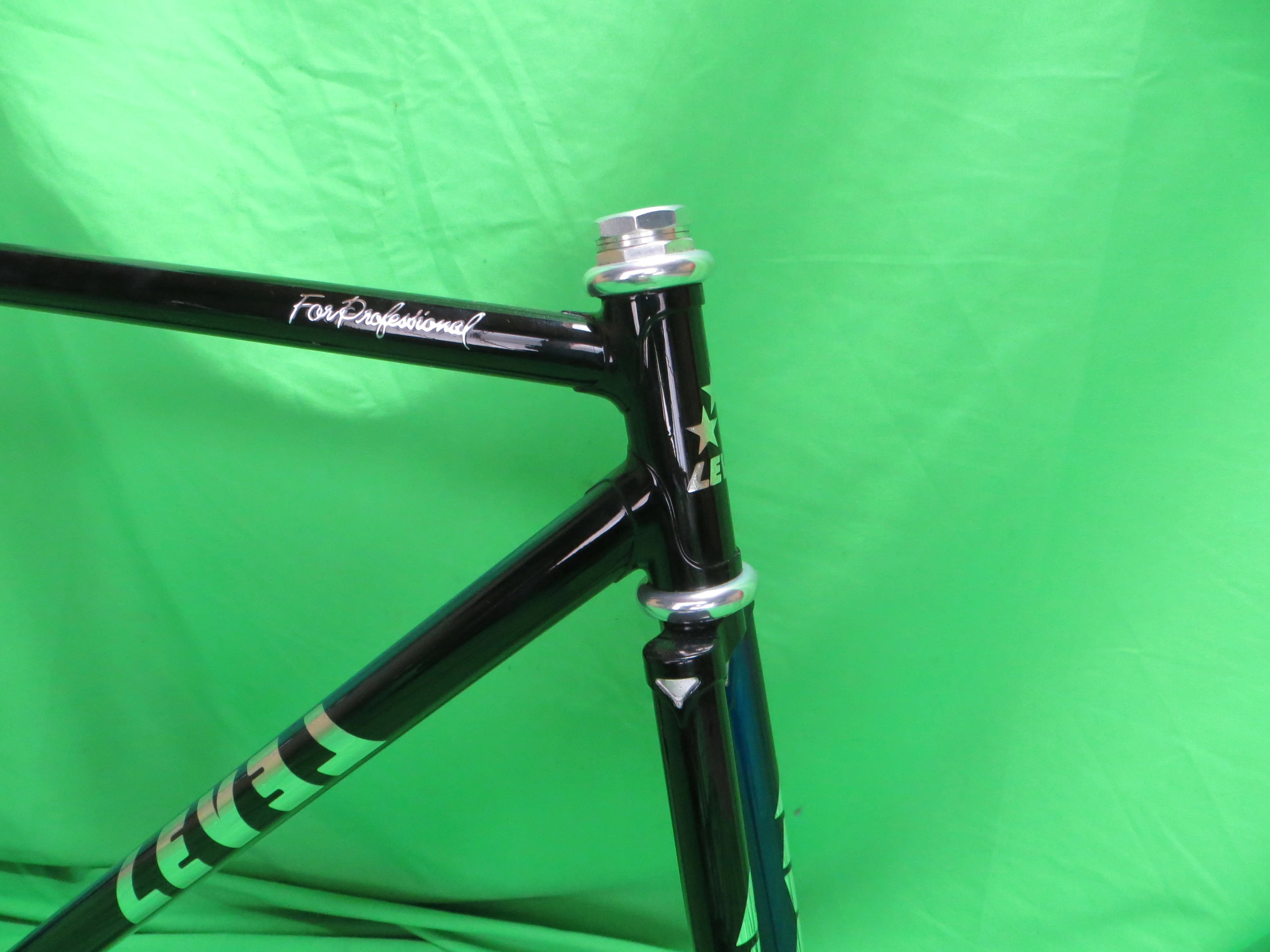 Level // Black / Blue Fade // 50.5cm - Image 9