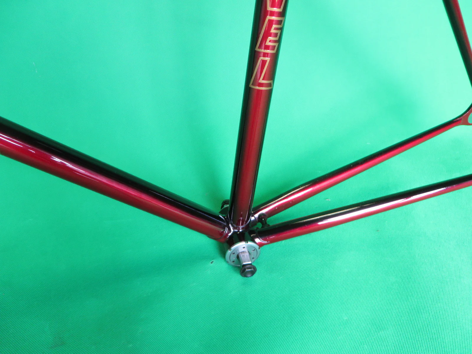LEVEL | black & red fade no.2 | 50.5cm - Image 6