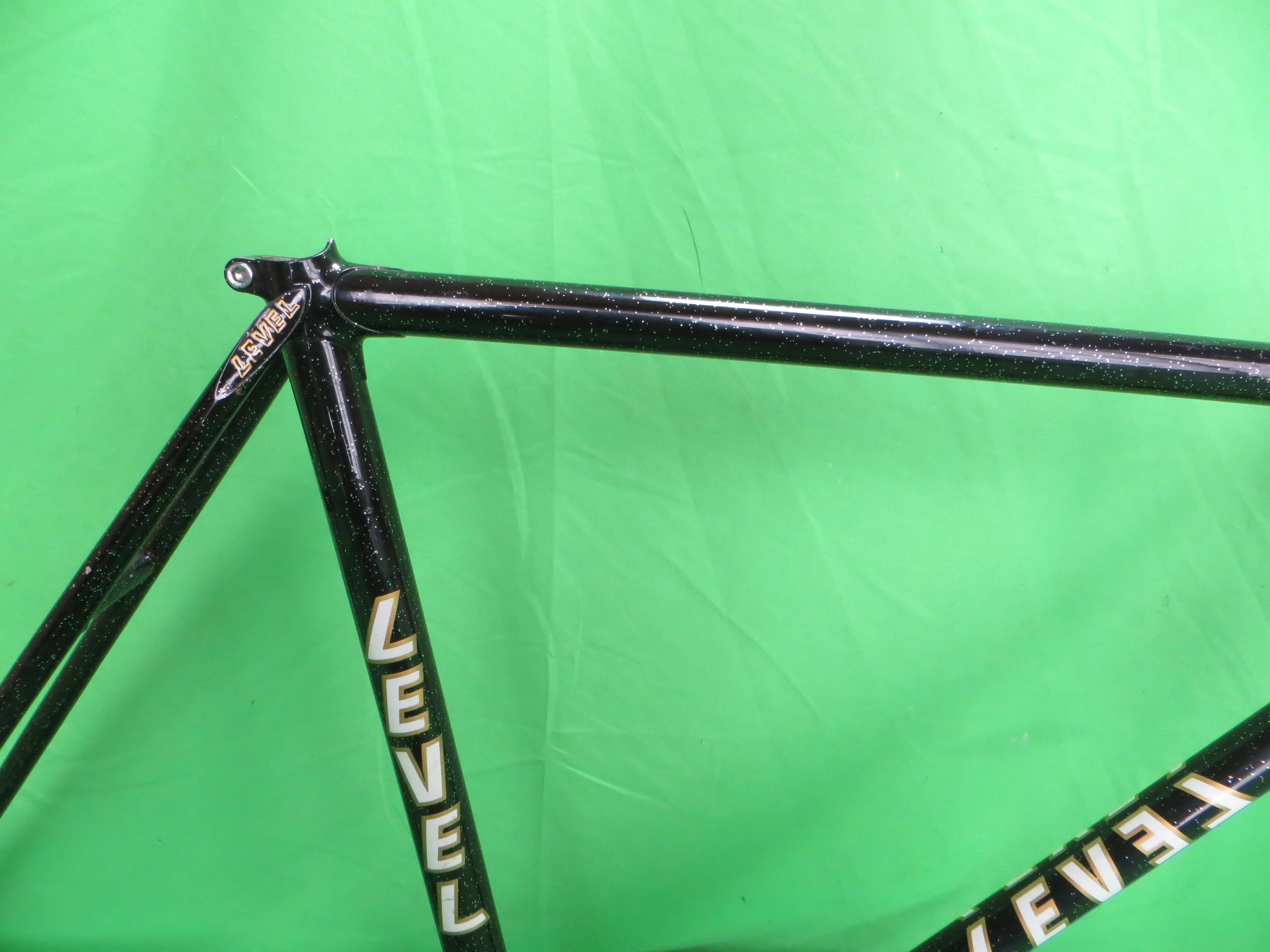 Level // Black with Silver Flake // 51.5cm - Image 13