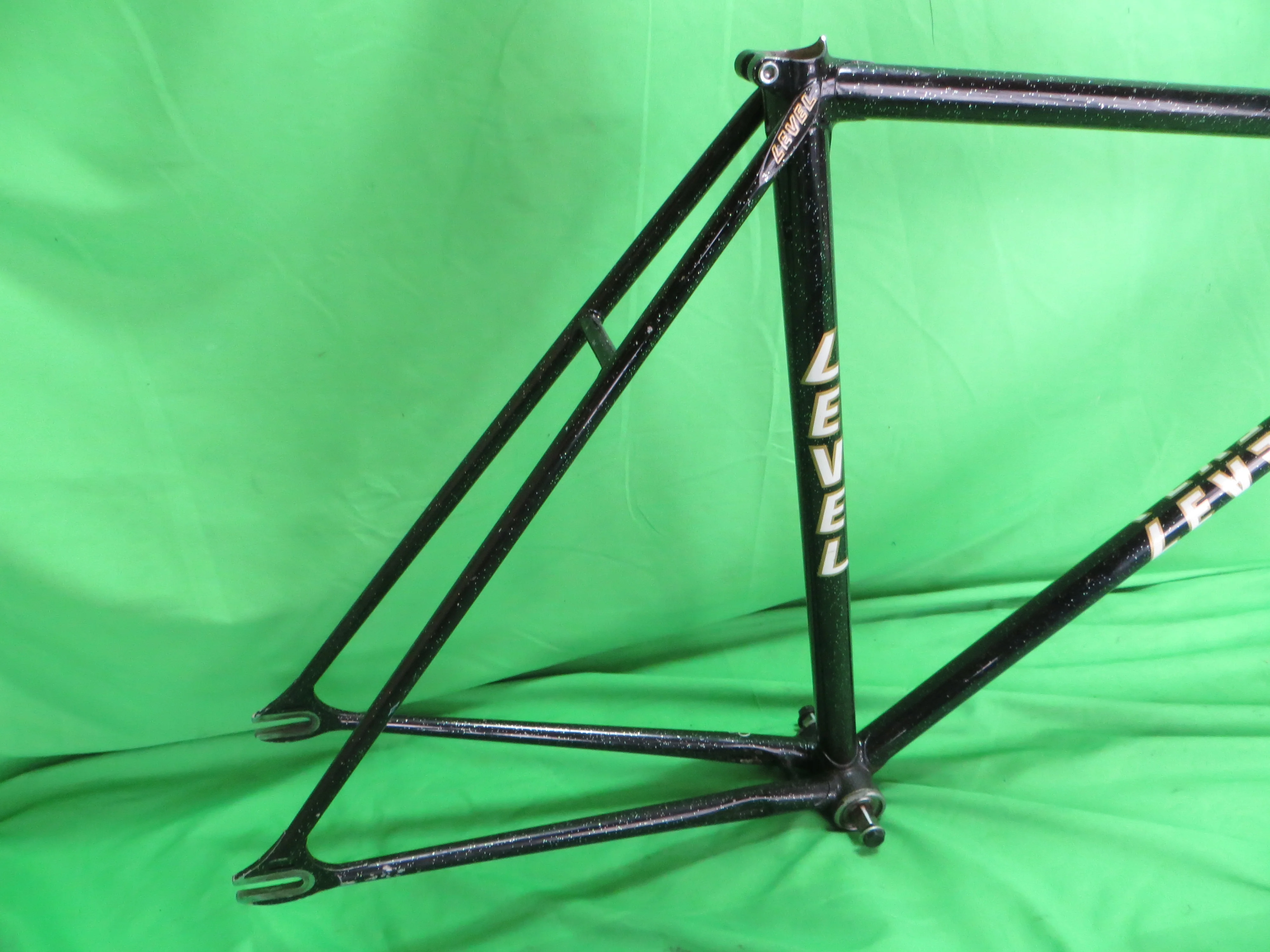 Level // Black with Silver Flake // 51.5cm - Image 16