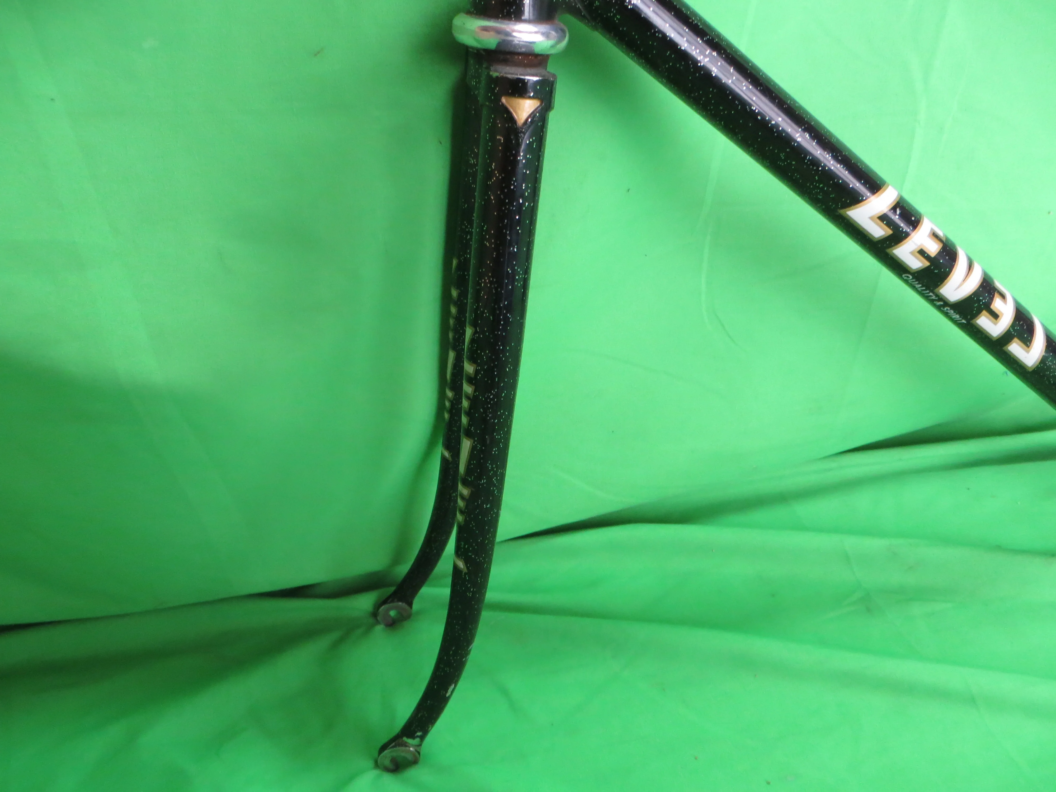 Level // Black with Silver Flake // 51.5cm - Image 3