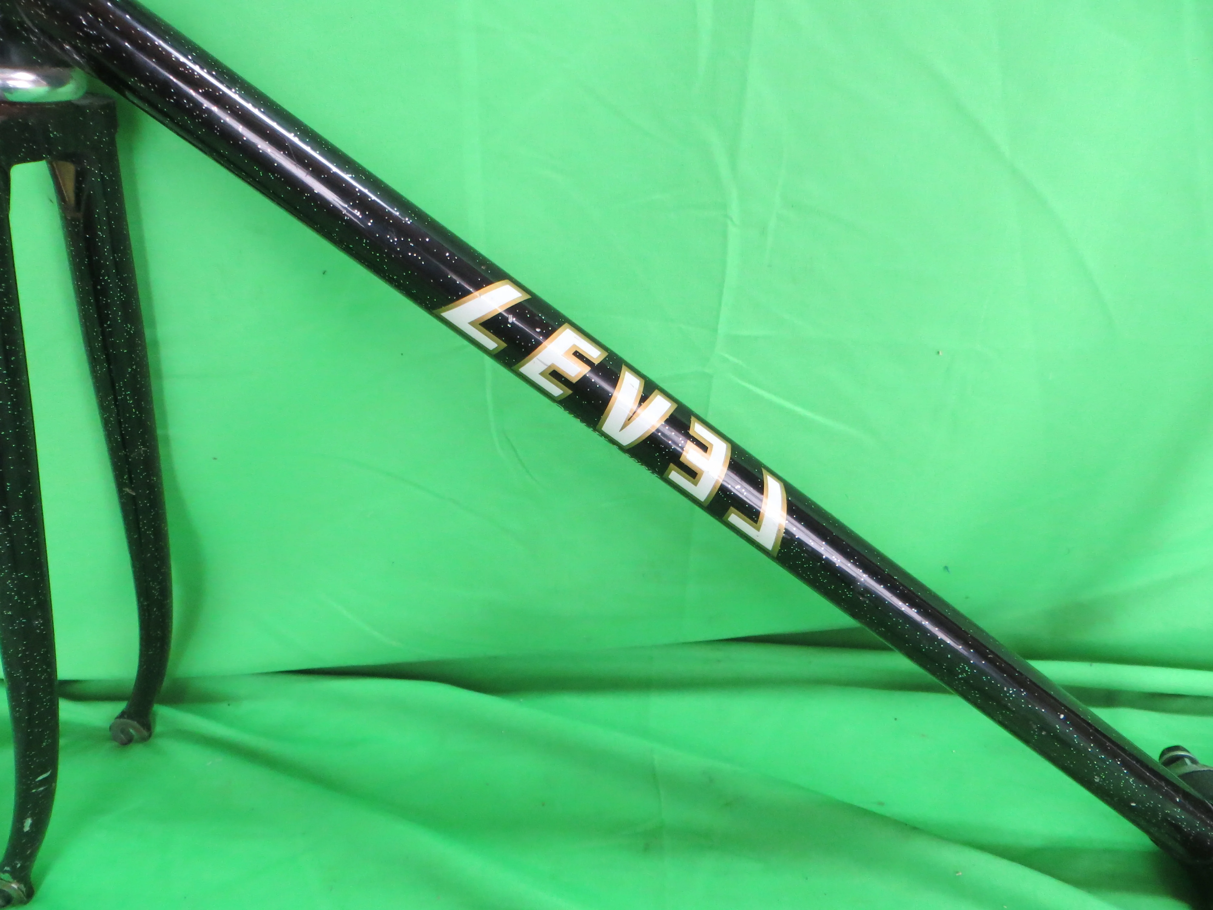 Level // Black with Silver Flake // 51.5cm - Image 7
